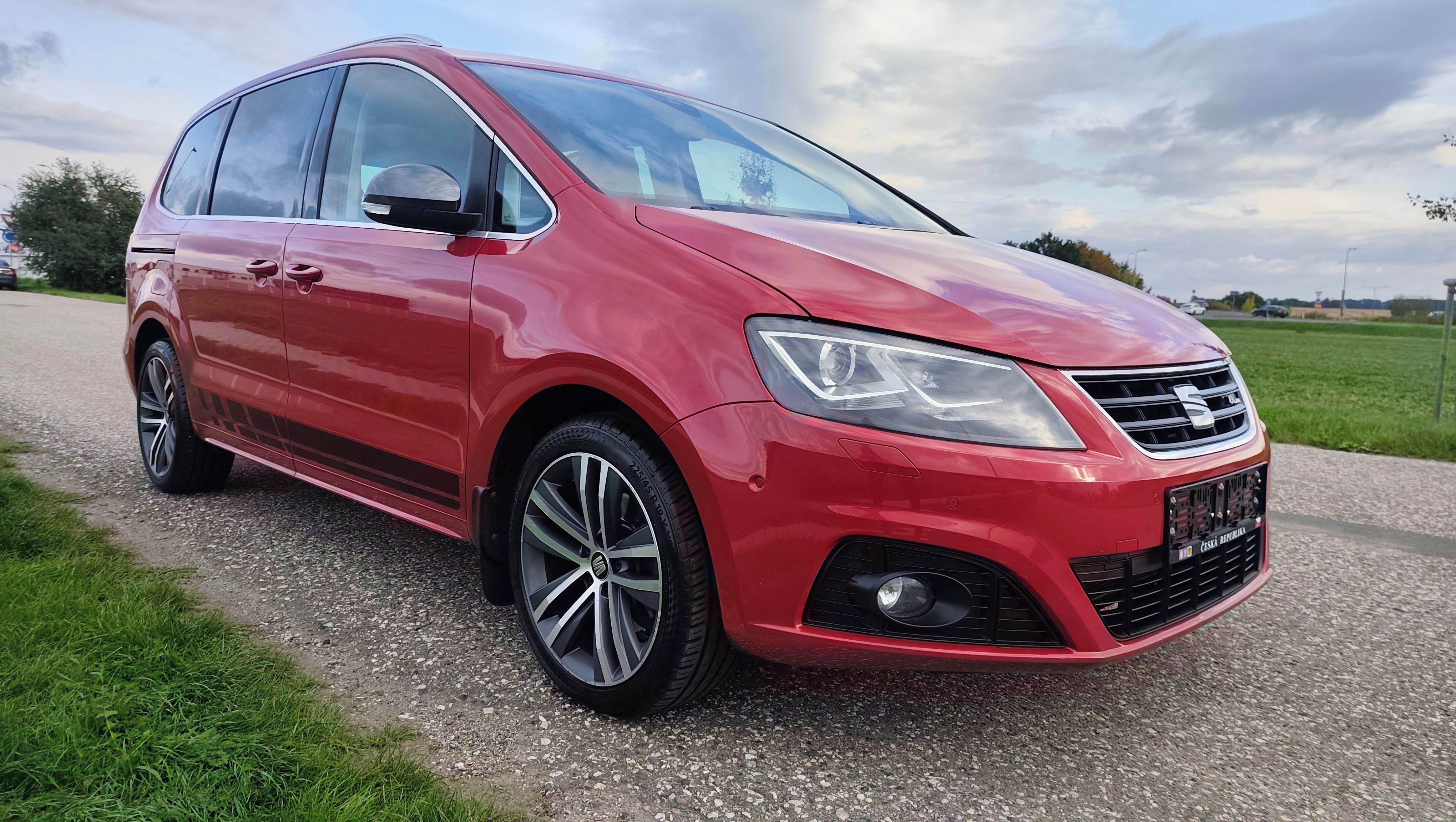 Seat Alhambra, 2.0TDi 135kW DSG FRline 7MÍST - fotka 3