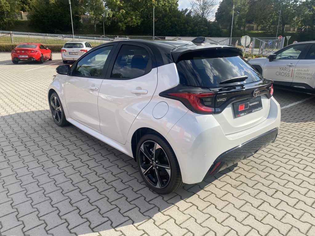 Toyota Yaris, 1.5 Hybrid 130 Premiere Ed. - fotka 5