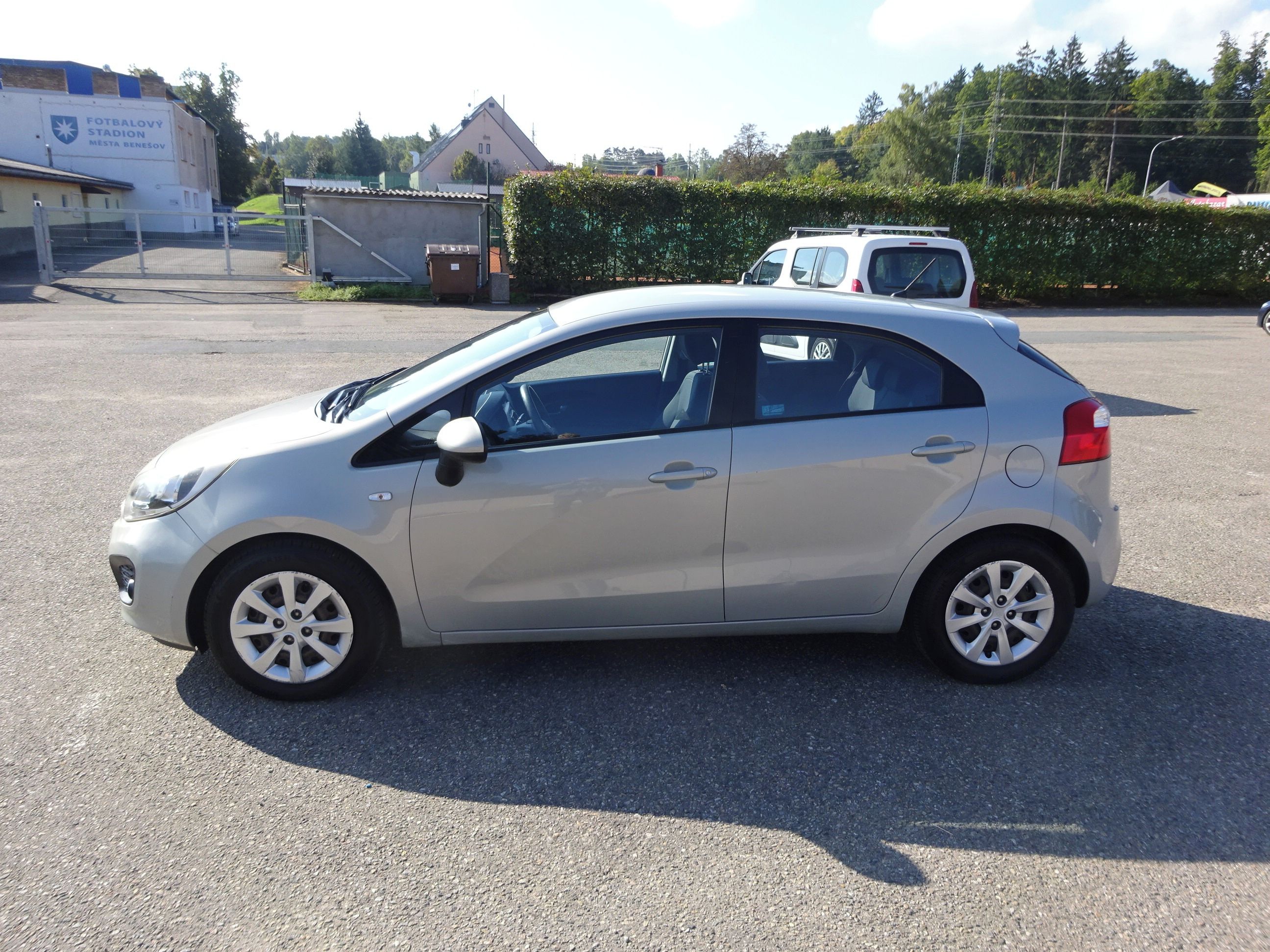 Kia Rio, 1.4i (80 KW) Koupeno v ČR - fotka 2