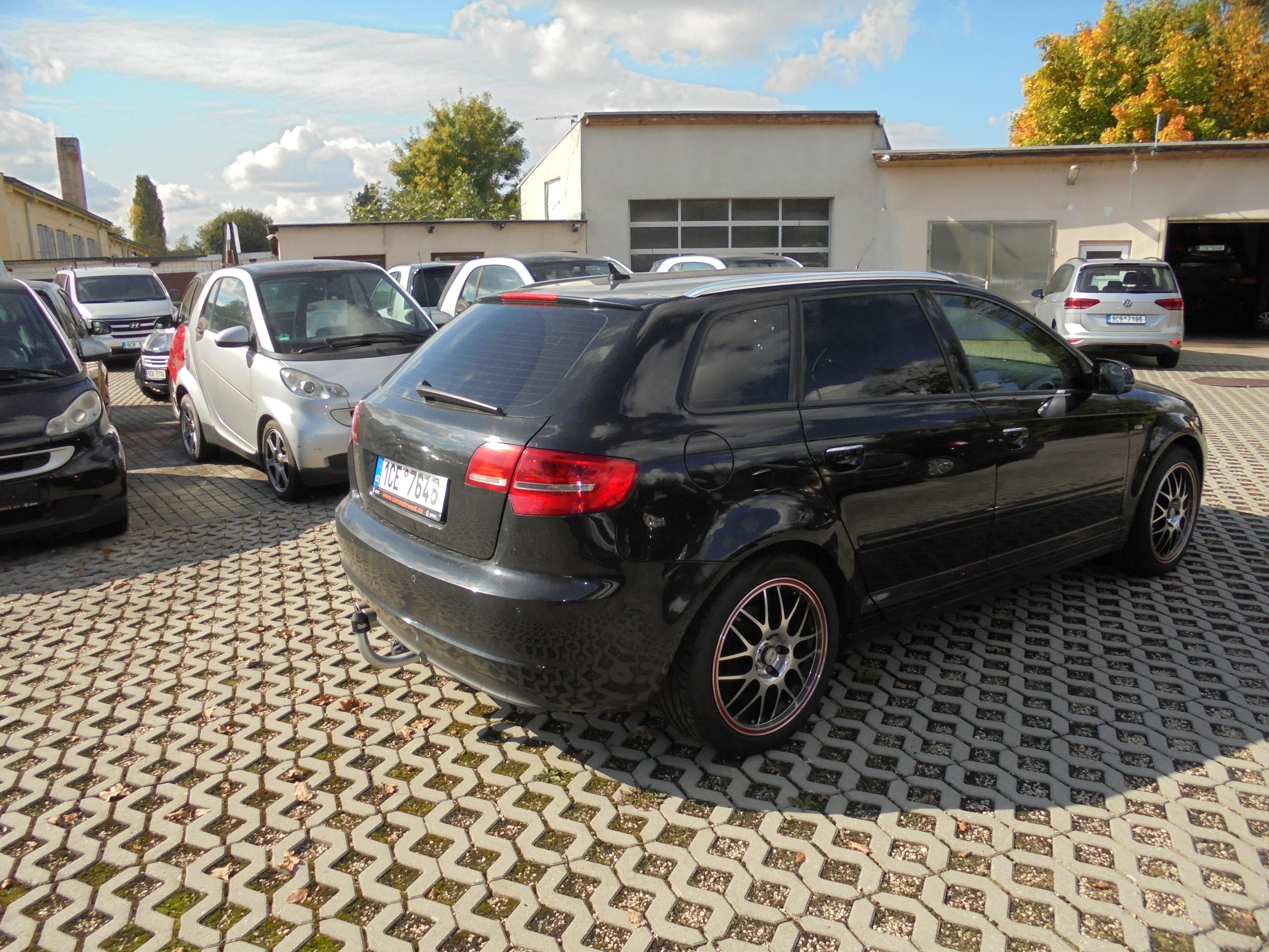 Audi A3, 1,4i benzín klimatizace - fotka 5