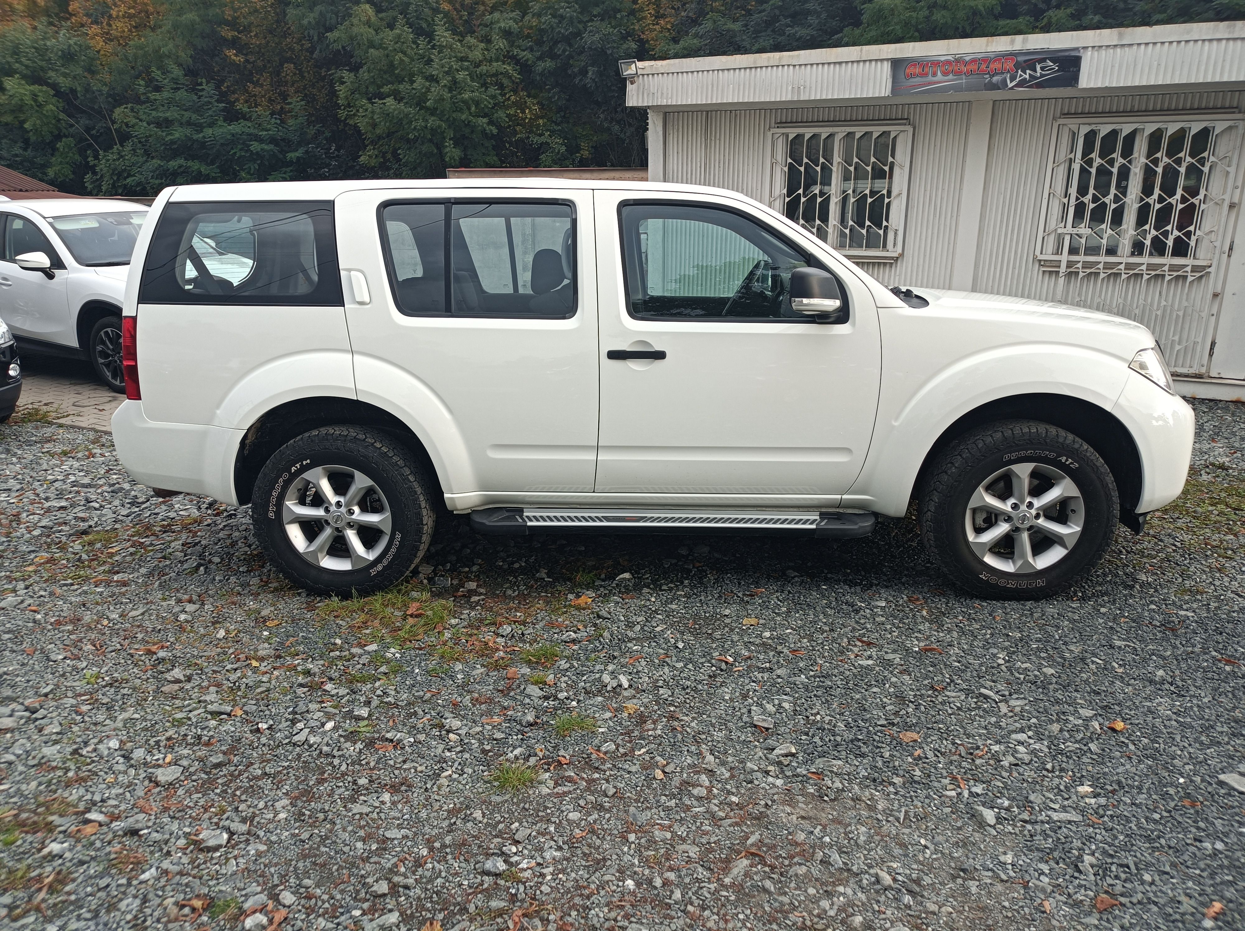 Nissan Pathfinder, 140kw,4x4,s.kniha,7míst.manuál - fotka 5