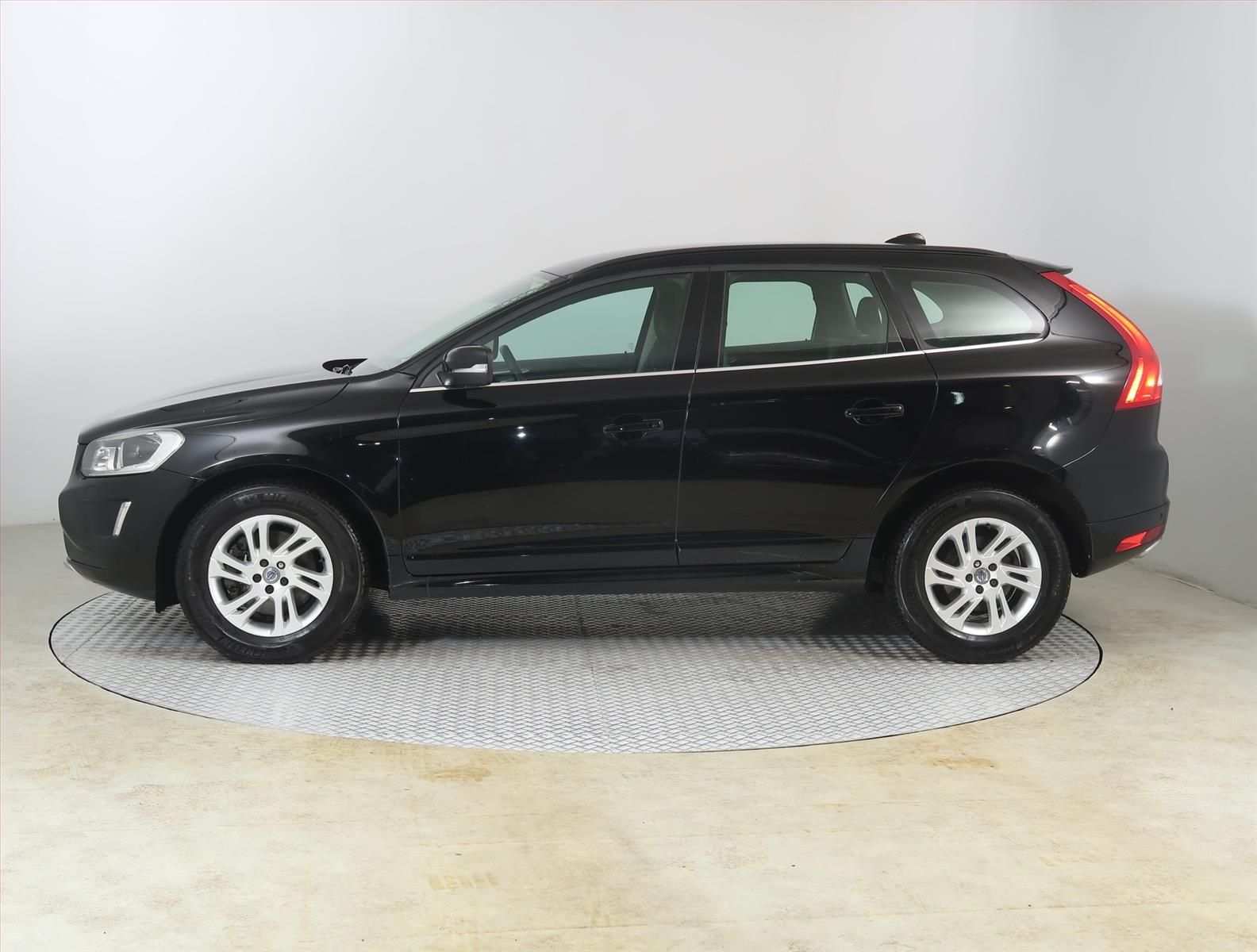 Volvo XC60, D4, Automat, Serv.kniha, Kůže - fotka 3