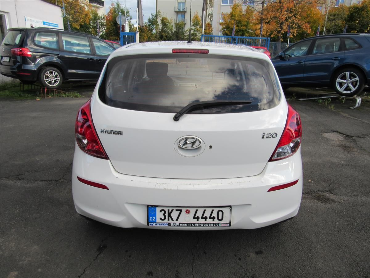 Hyundai i20, 1,2 i20 62KW 1.majitel - fotka 5