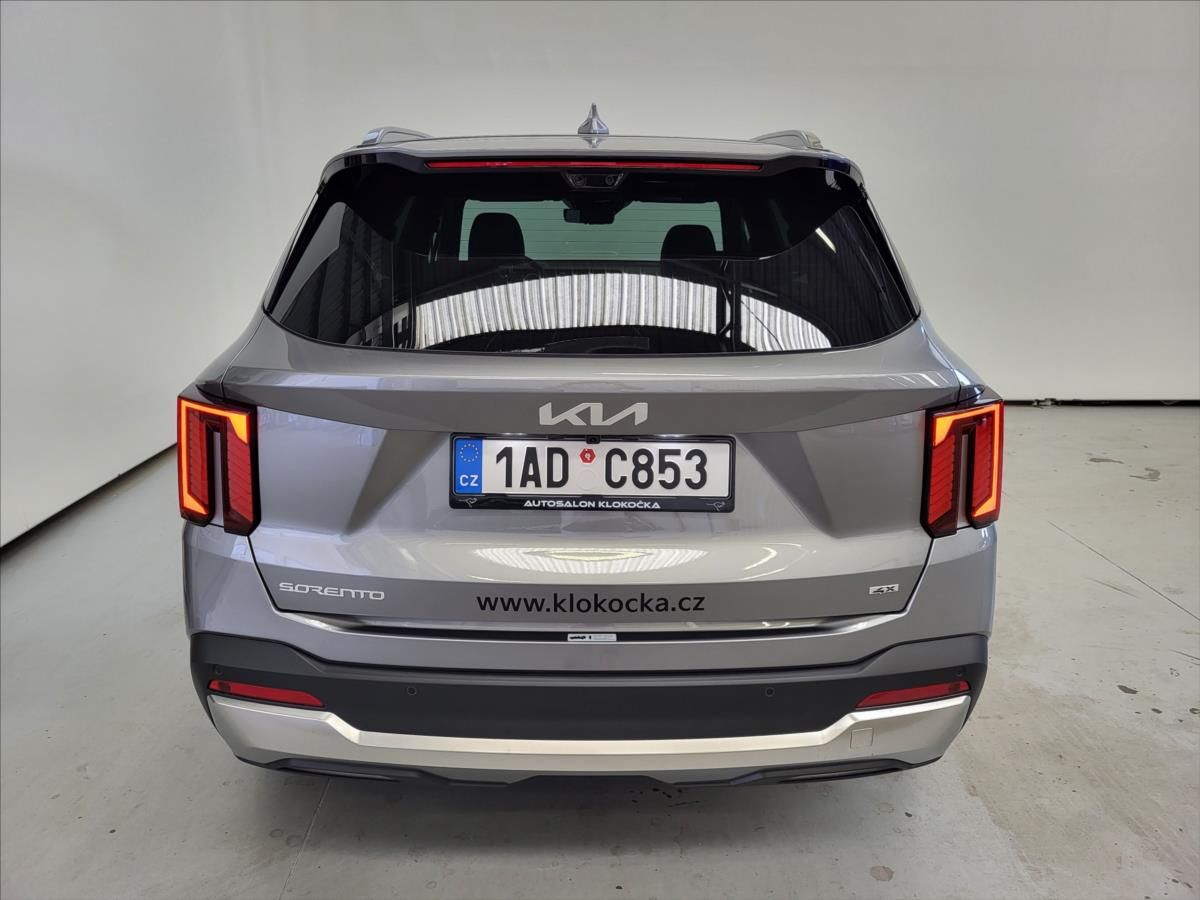 Kia Sorento, 2,2 CRDi 8DCT 4WD 7 míst. Top - fotka 6