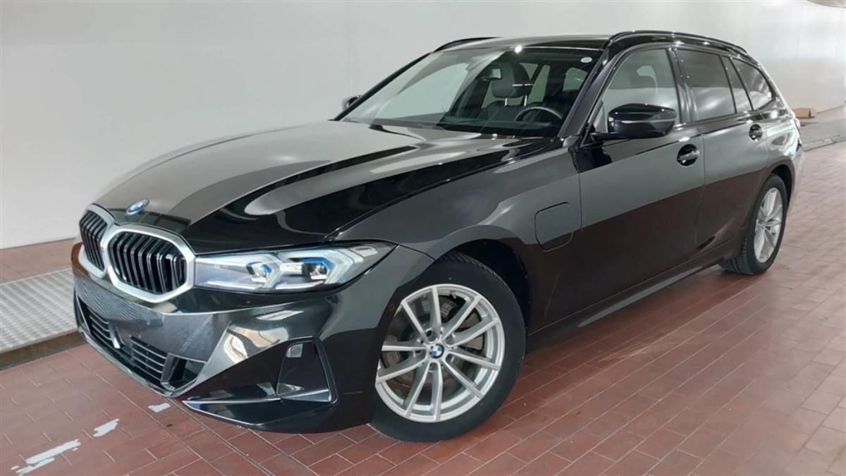 BMW Řada 3, 330e