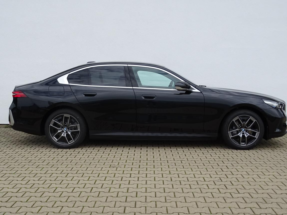 BMW i5, xDrive 40 - fotka 5
