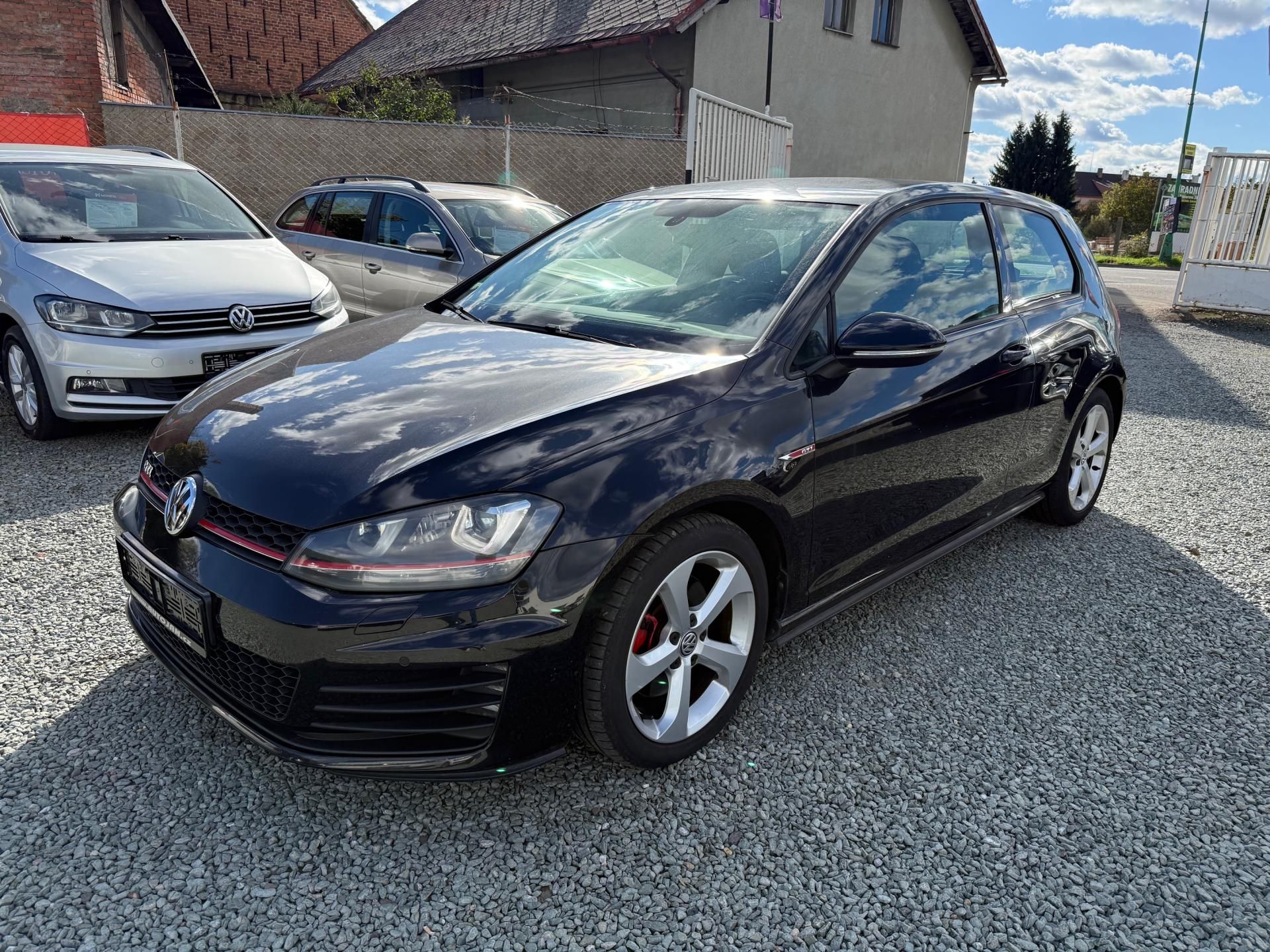 Volkswagen Golf, 2.0 GTI - fotka 3