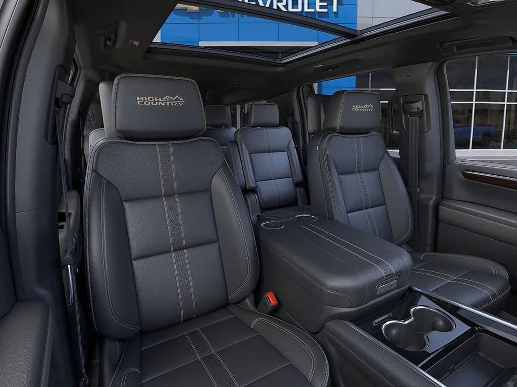 Chevrolet Suburban, High Country AWD 2025 - fotka 5