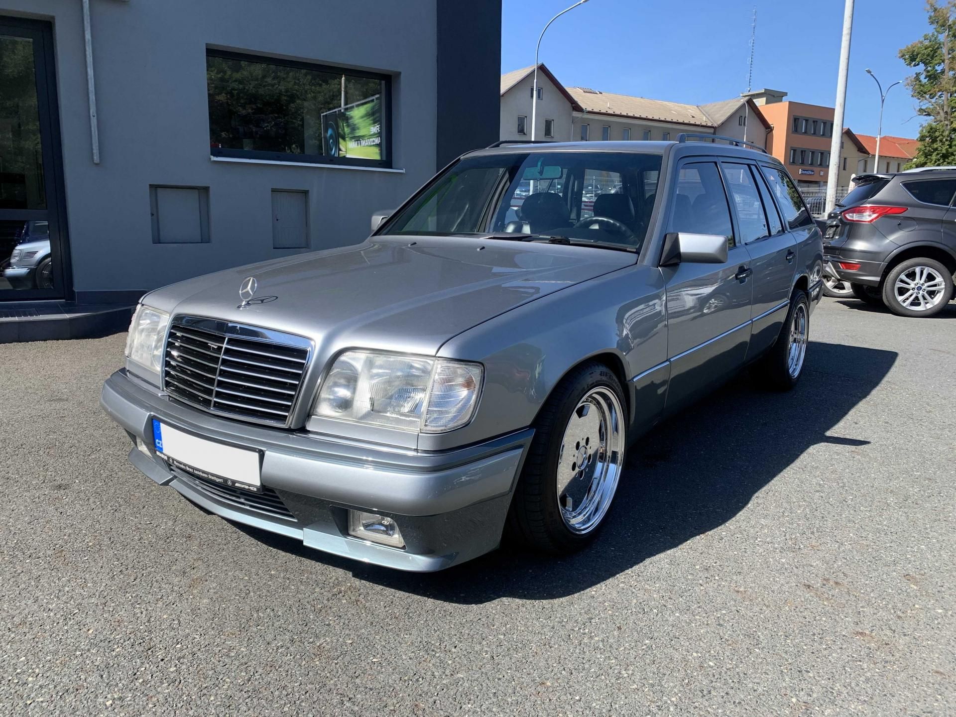 Mercedes-Benz 124, TOURING 300 DIESEL 136 PS - fotka 2