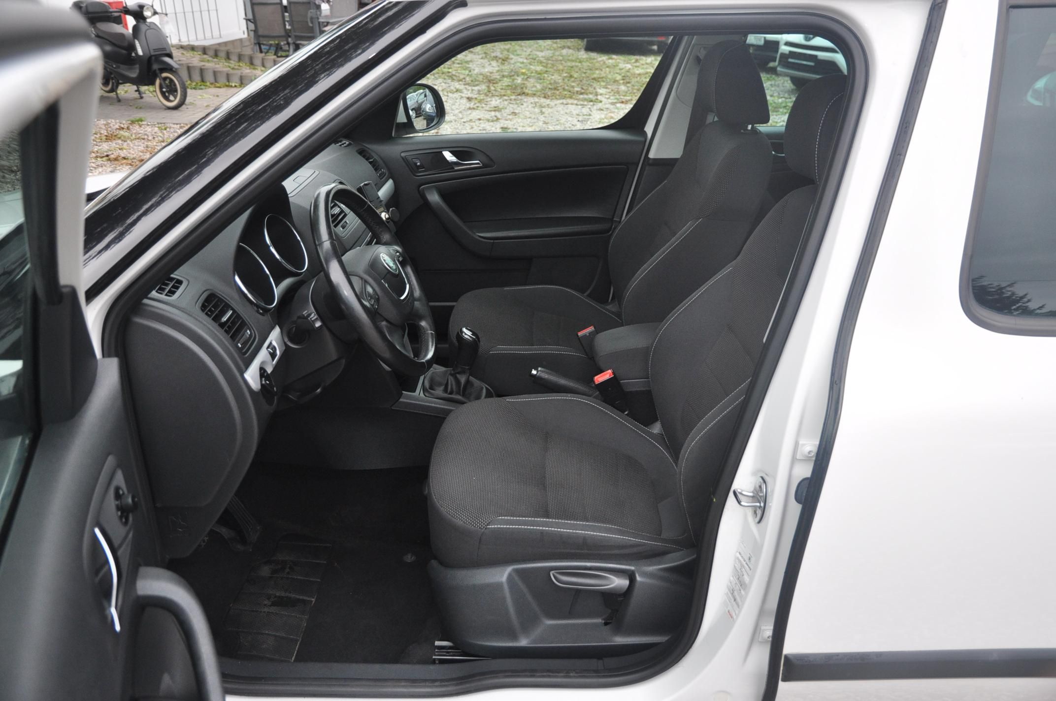 Škoda Yeti, 1.4TSi 90kW PANORAMA - fotka 6