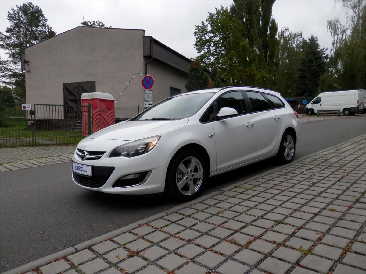 Opel Astra, 1,6 CDTi, 81 Kw, Dual klima, N - fotka 2