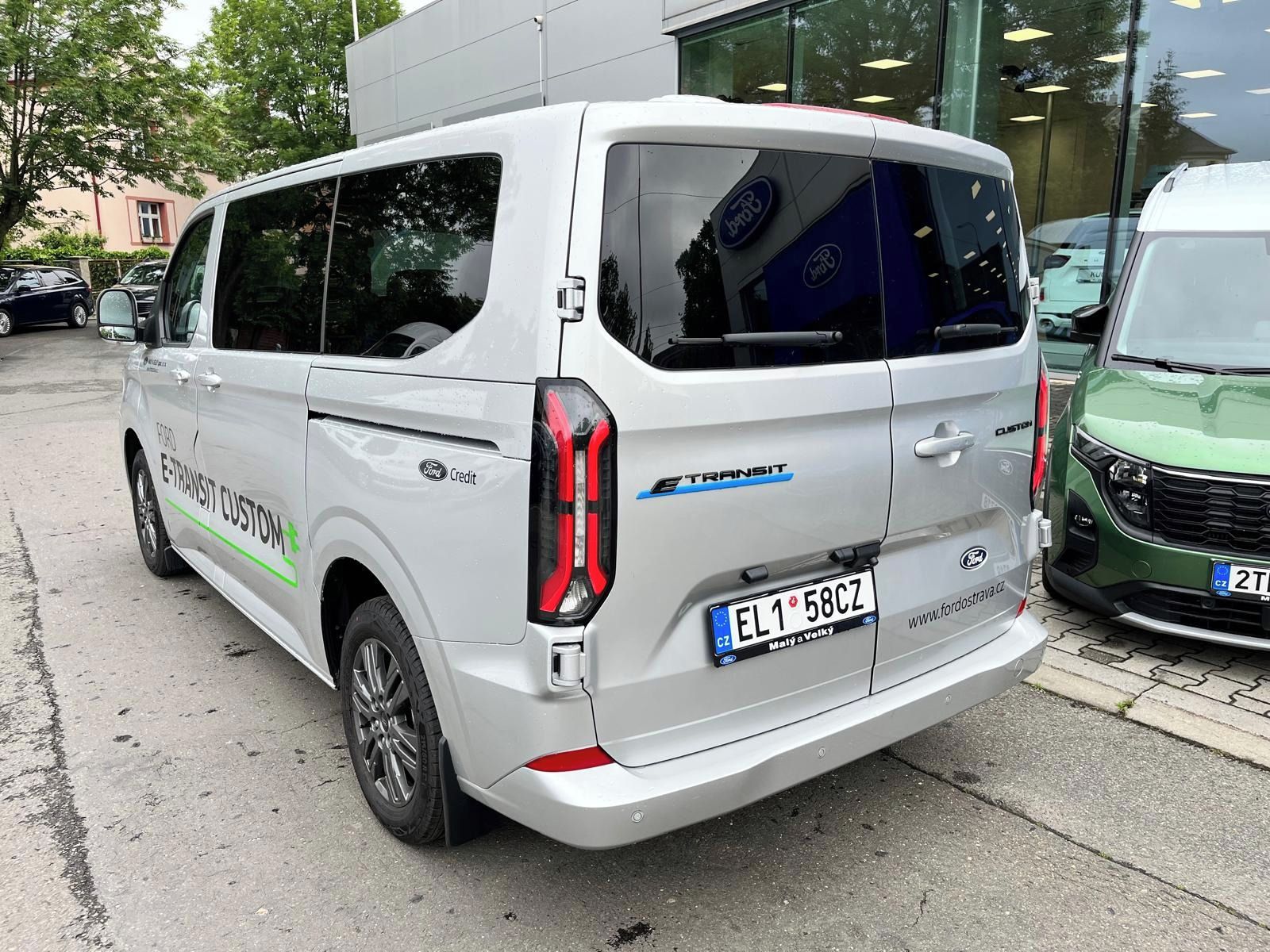 Ford Transit Custom, Kombi,64 kWh elektro 218K,DEMO - fotka 6