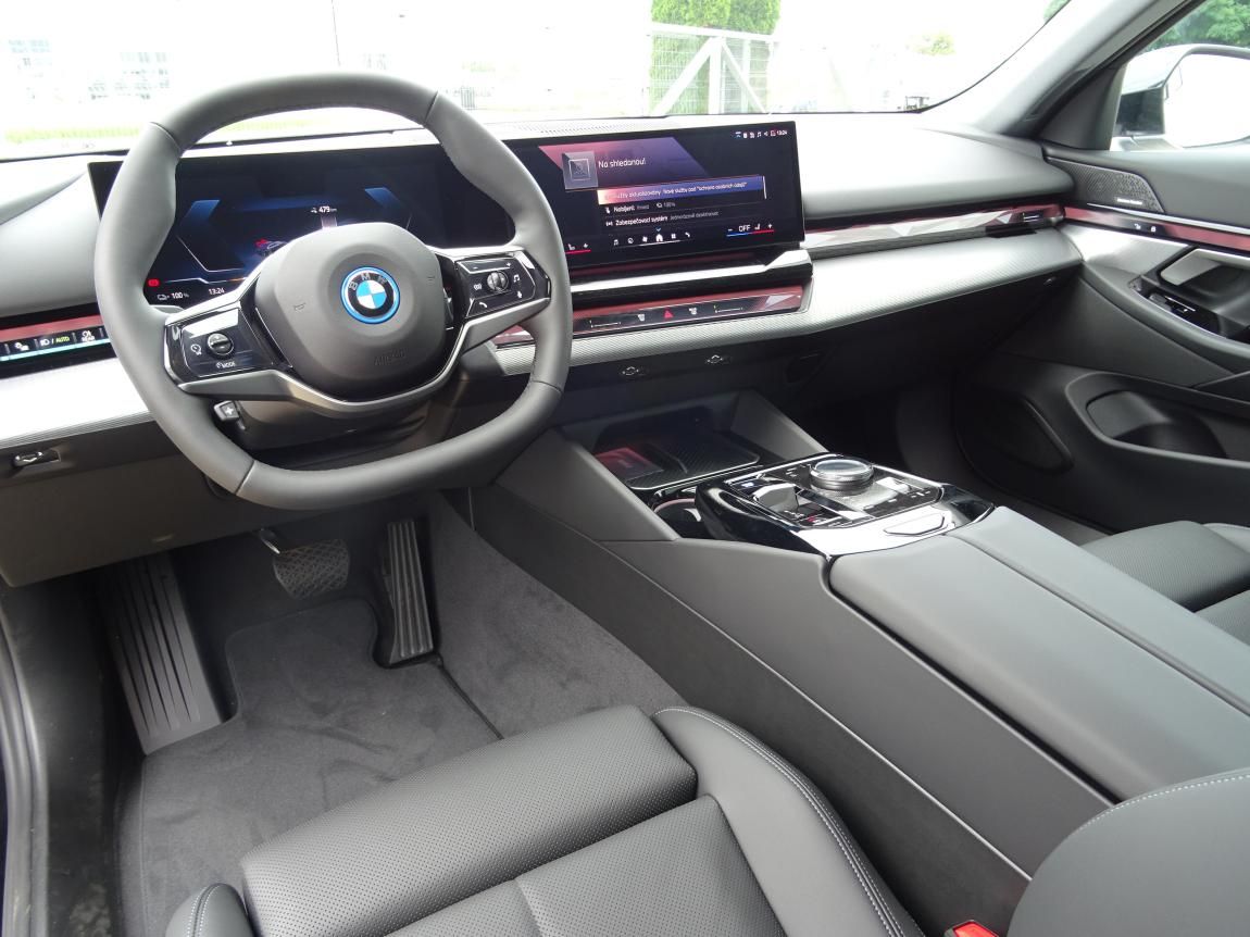BMW i5, xDrive 40 - fotka 4