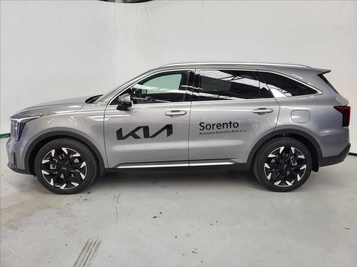 Kia Sorento, 2,2 CRDi 8DCT 4WD 7 míst. Top - fotka 2