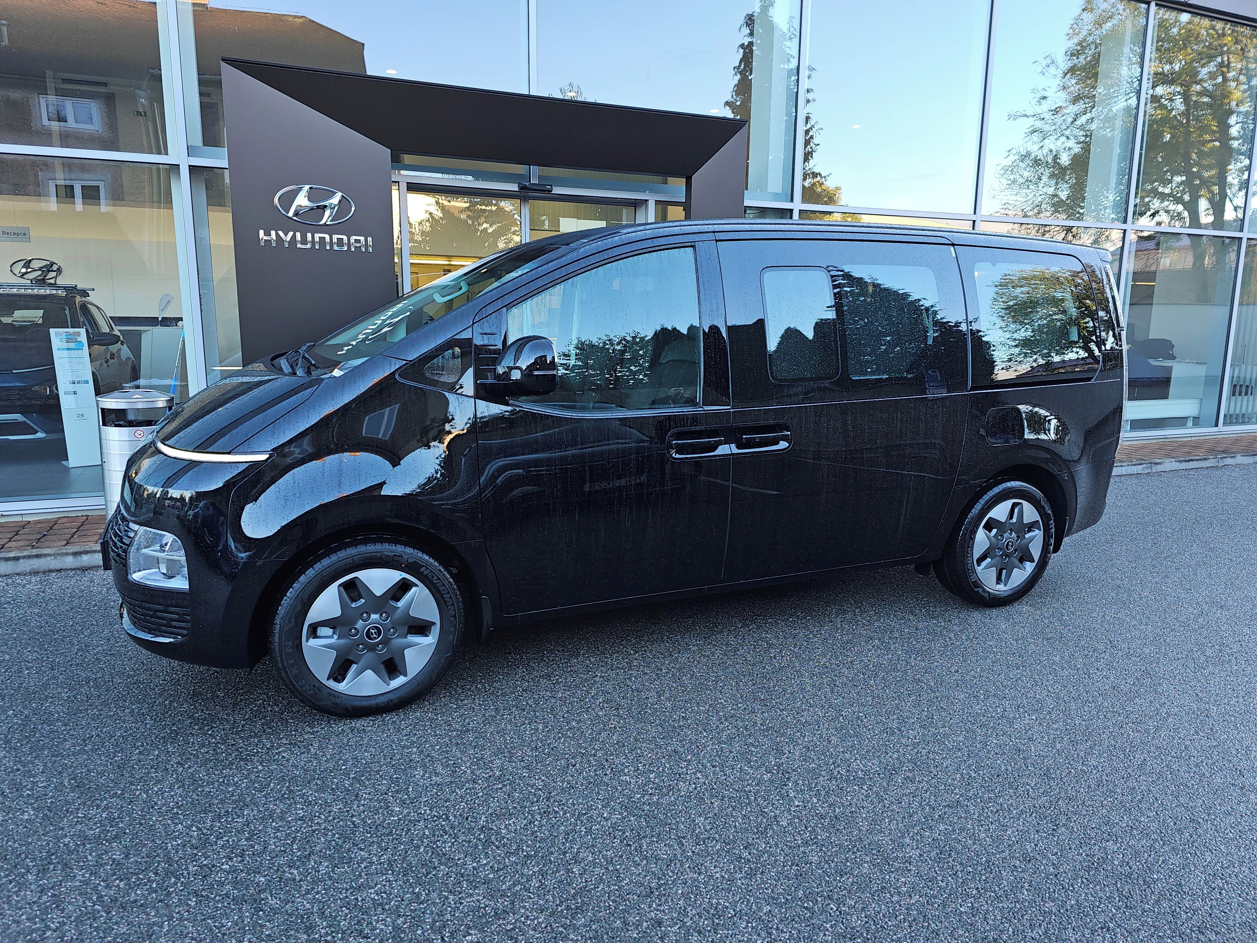 Hyundai Staria, 1,6T Hybrid 6-AT Style PREMIUM - fotka 2