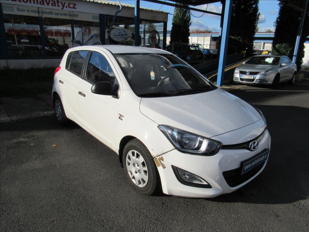 Hyundai i20, 1,2 i20 62KW 1.majitel - fotka 3