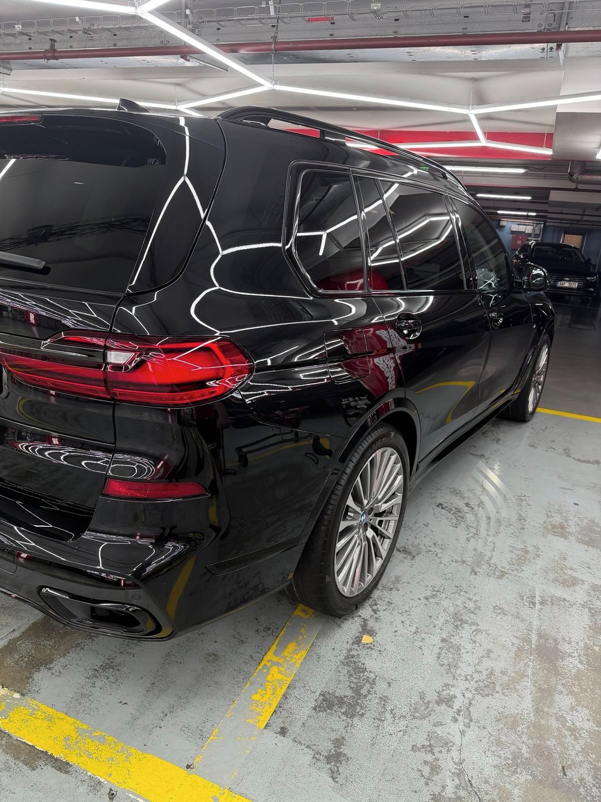BMW X7, BMW X7 40d M 50years 2022 - fotka 5