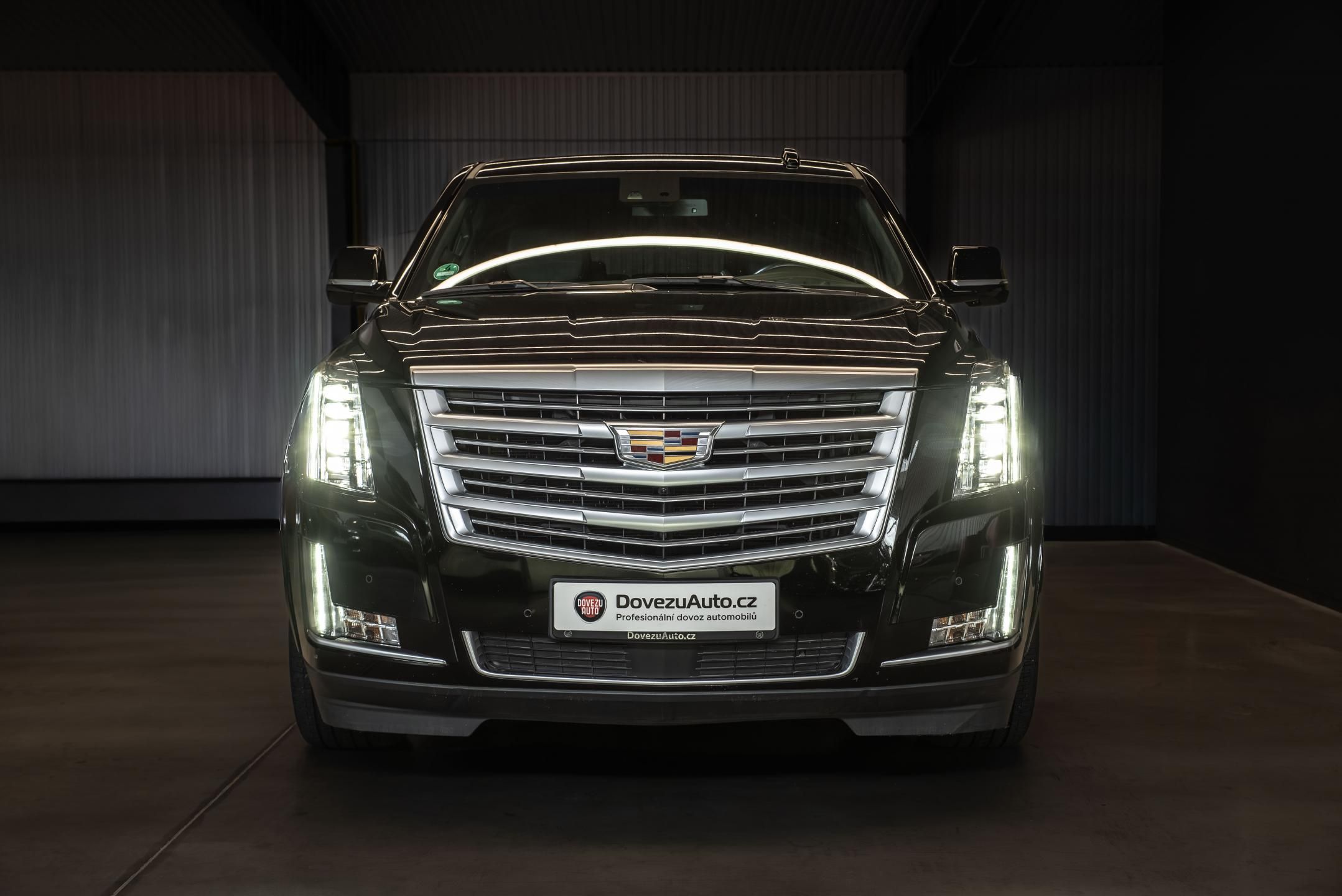 Cadillac Escalade, 6.2 V8 AWD PLATINUM, KRÁTKÝ - fotka 2