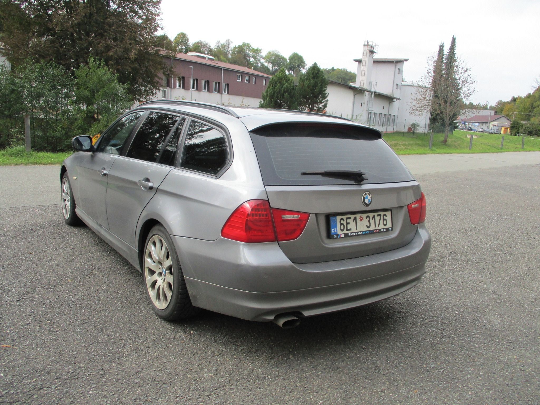 BMW Řada 3, 318 D - fotka 3