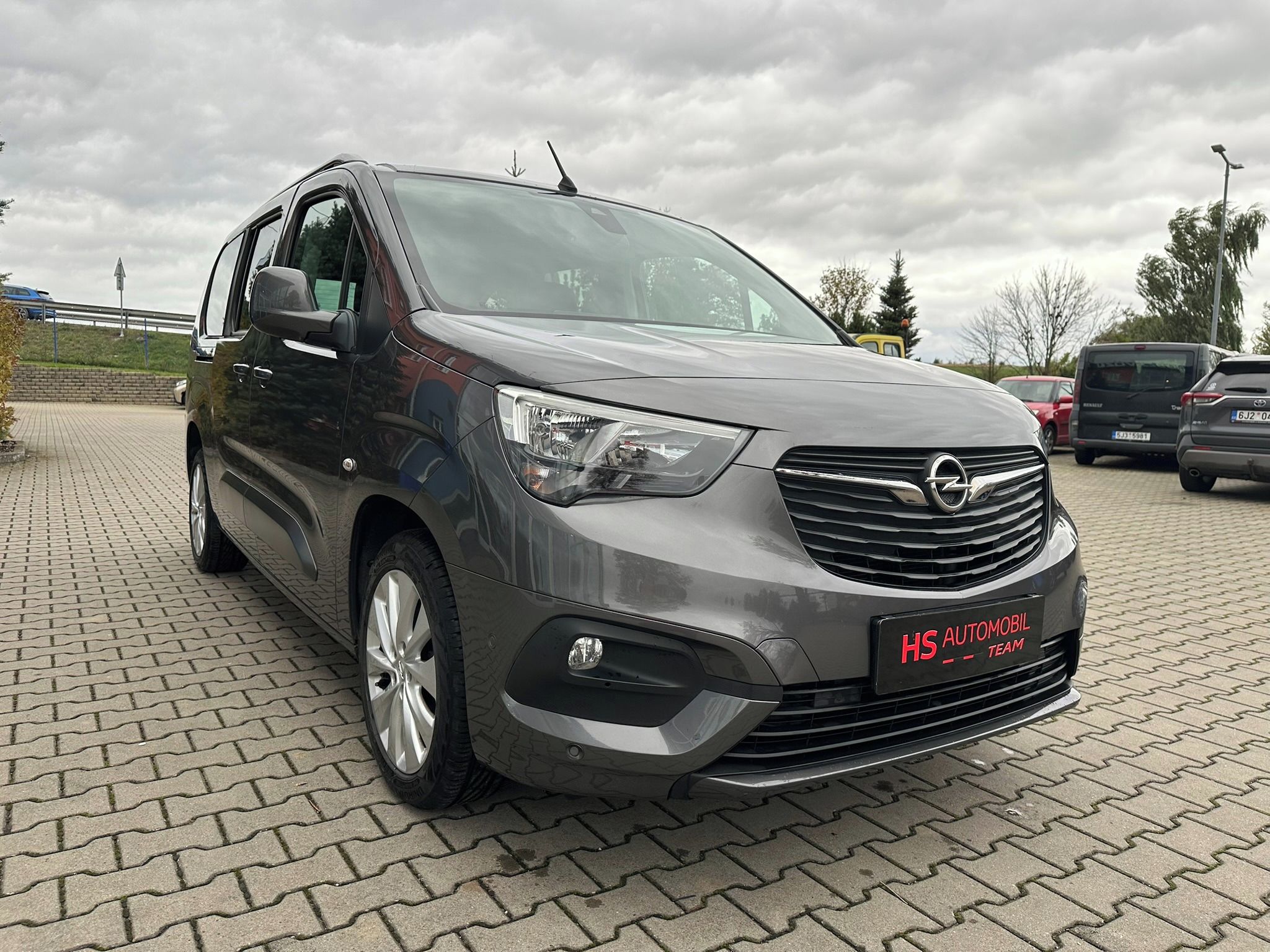Opel Combo, 1,5D Life 75kW 7 míst - fotka 4