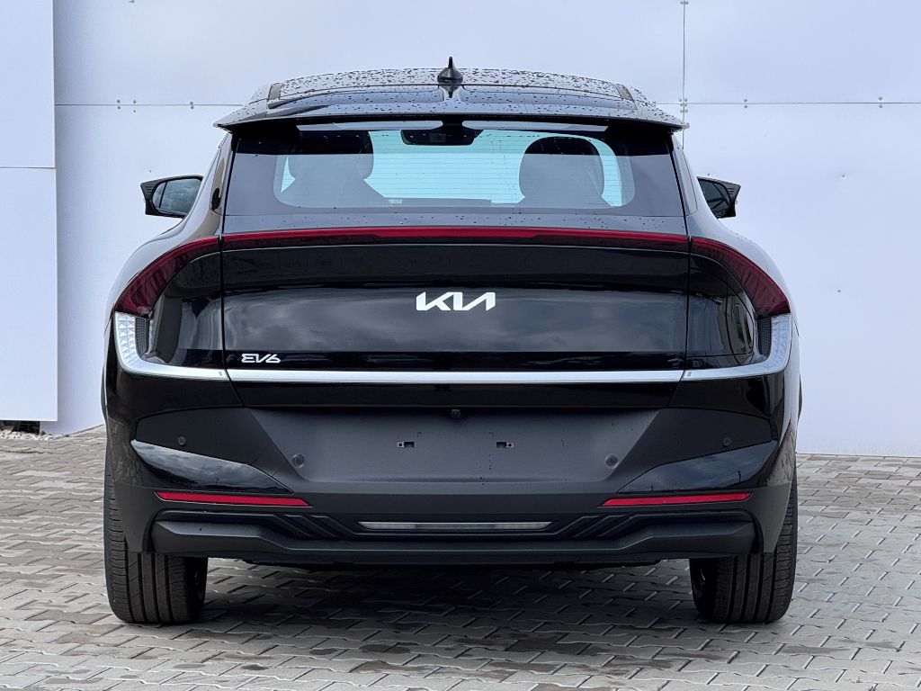 Kia EV6, AIR elektromotor 125kW/170k - fotka 6