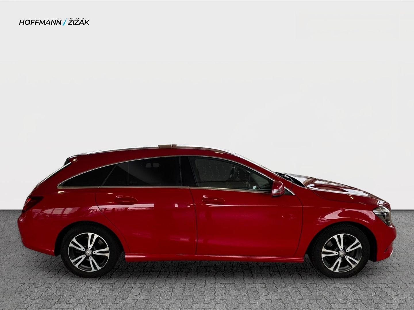 Mercedes-Benz CLA, 180d - fotka 4