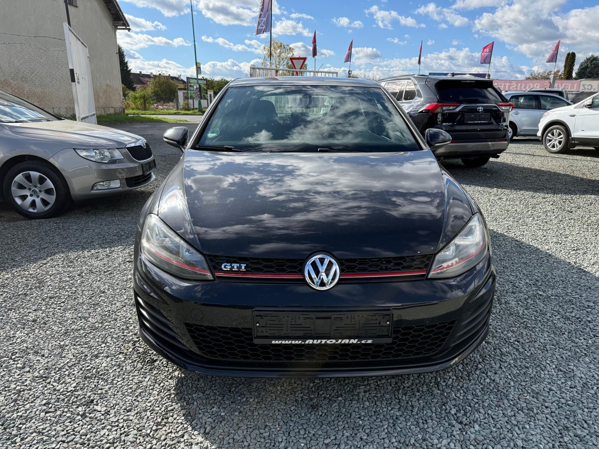 Volkswagen Golf, 2.0 GTI - fotka 2
