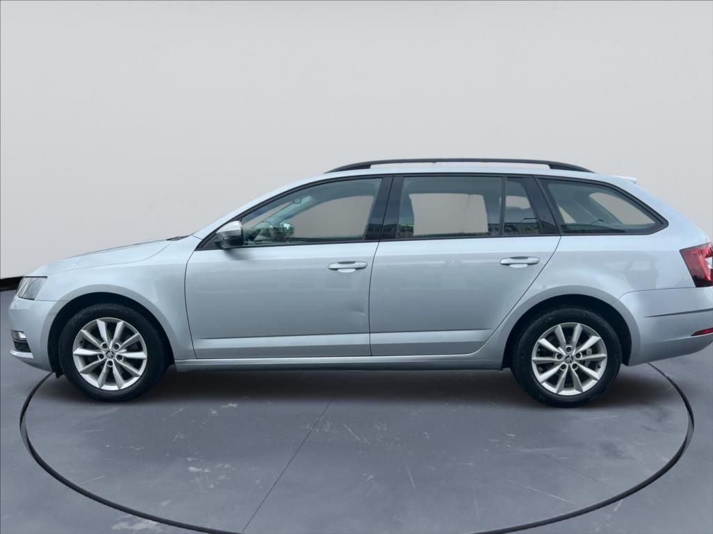 Škoda Octavia, 1,6 TDi, Navi, DPH - fotka 5
