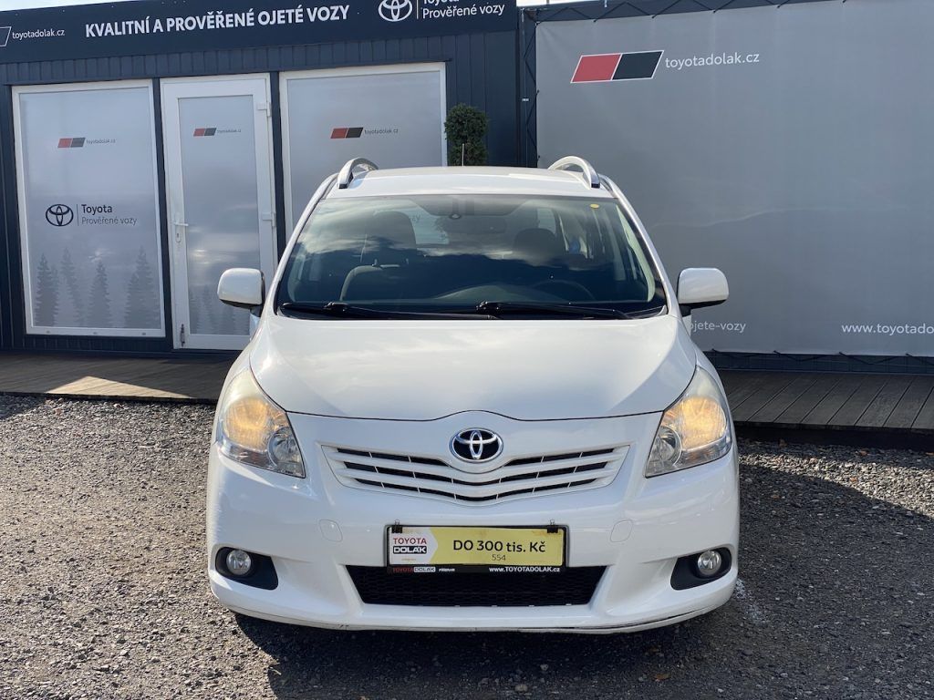 Toyota Verso, 2.0D-4D, ČR-2m, Tempomat - fotka 2
