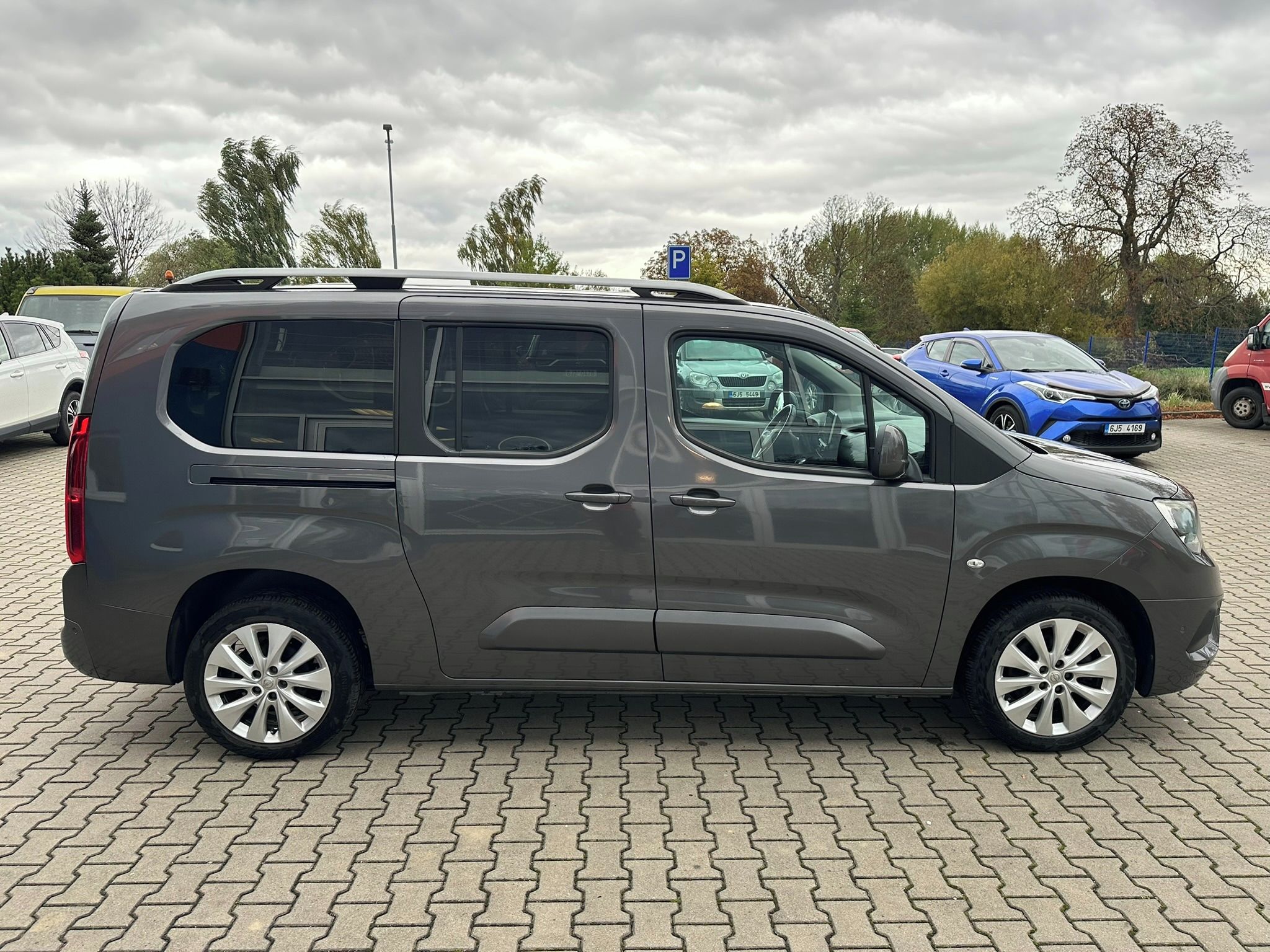 Opel Combo, 1,5D Life 75kW 7 míst - fotka 6