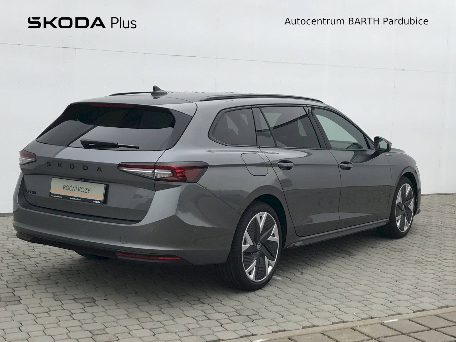 Škoda Superb, Sportline 2,0TDI 110 kW 7 DSG - fotka 2