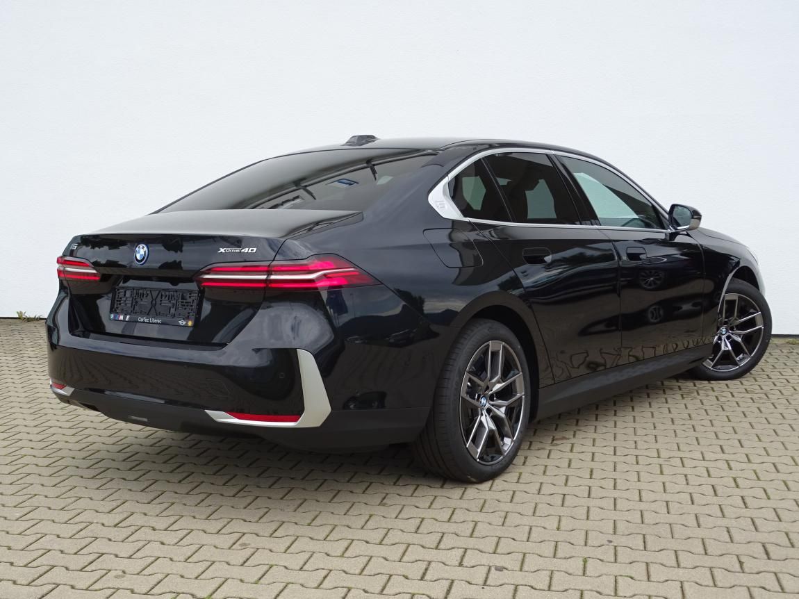 BMW i5, xDrive 40 - fotka 3