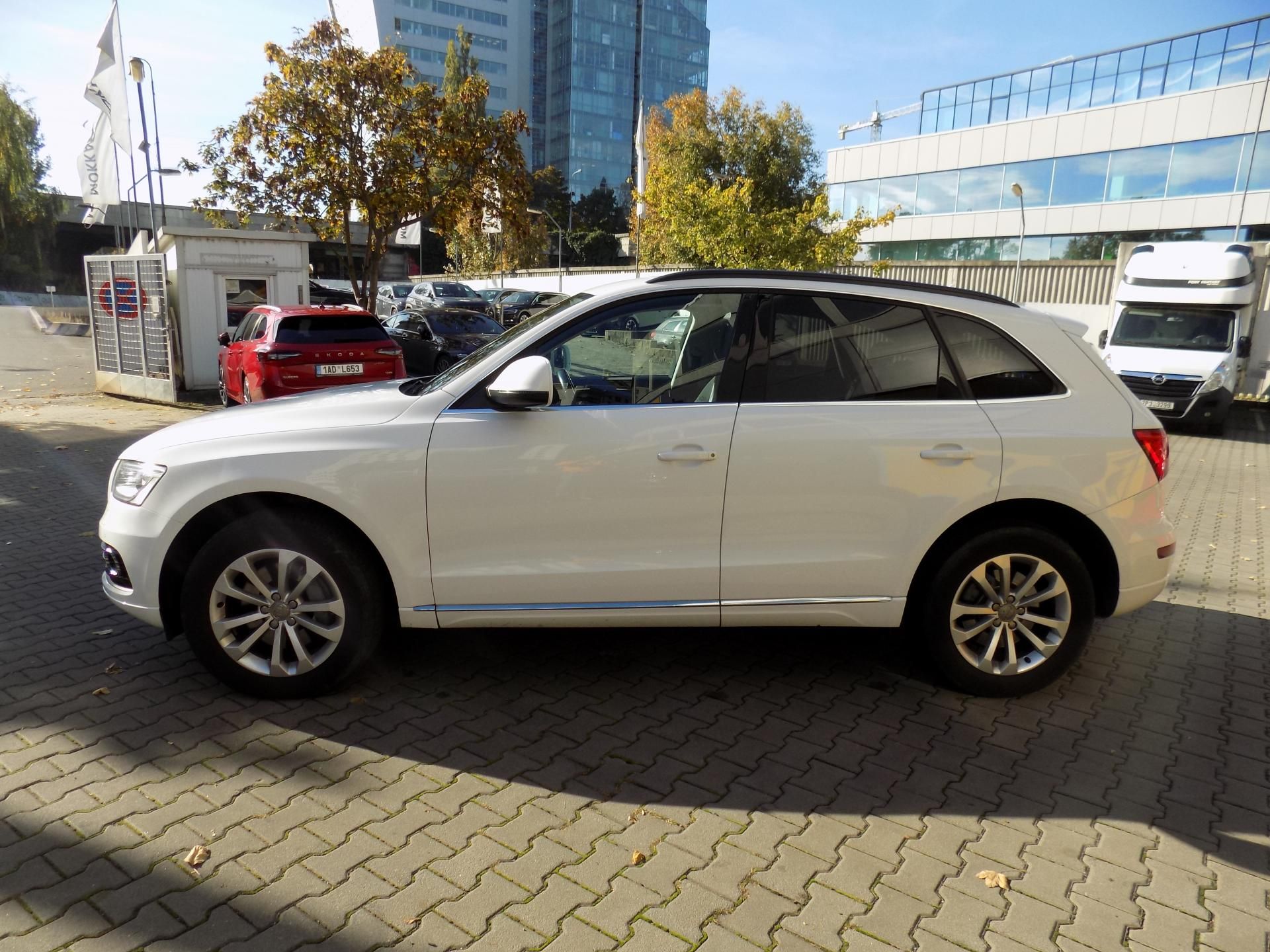 Audi Q5, 3.0 TDi 4X4 WEBASTO - fotka 4