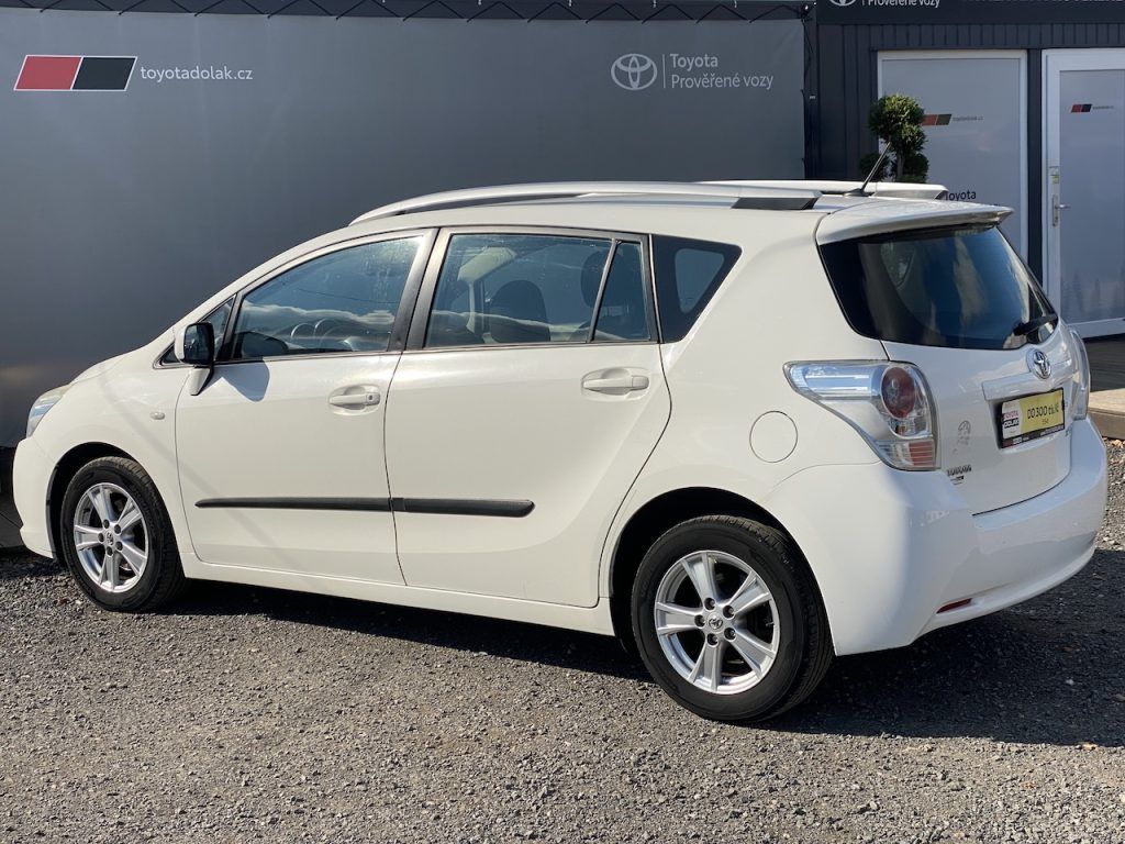 Toyota Verso, 2.0D-4D, ČR-2m, Tempomat - fotka 4