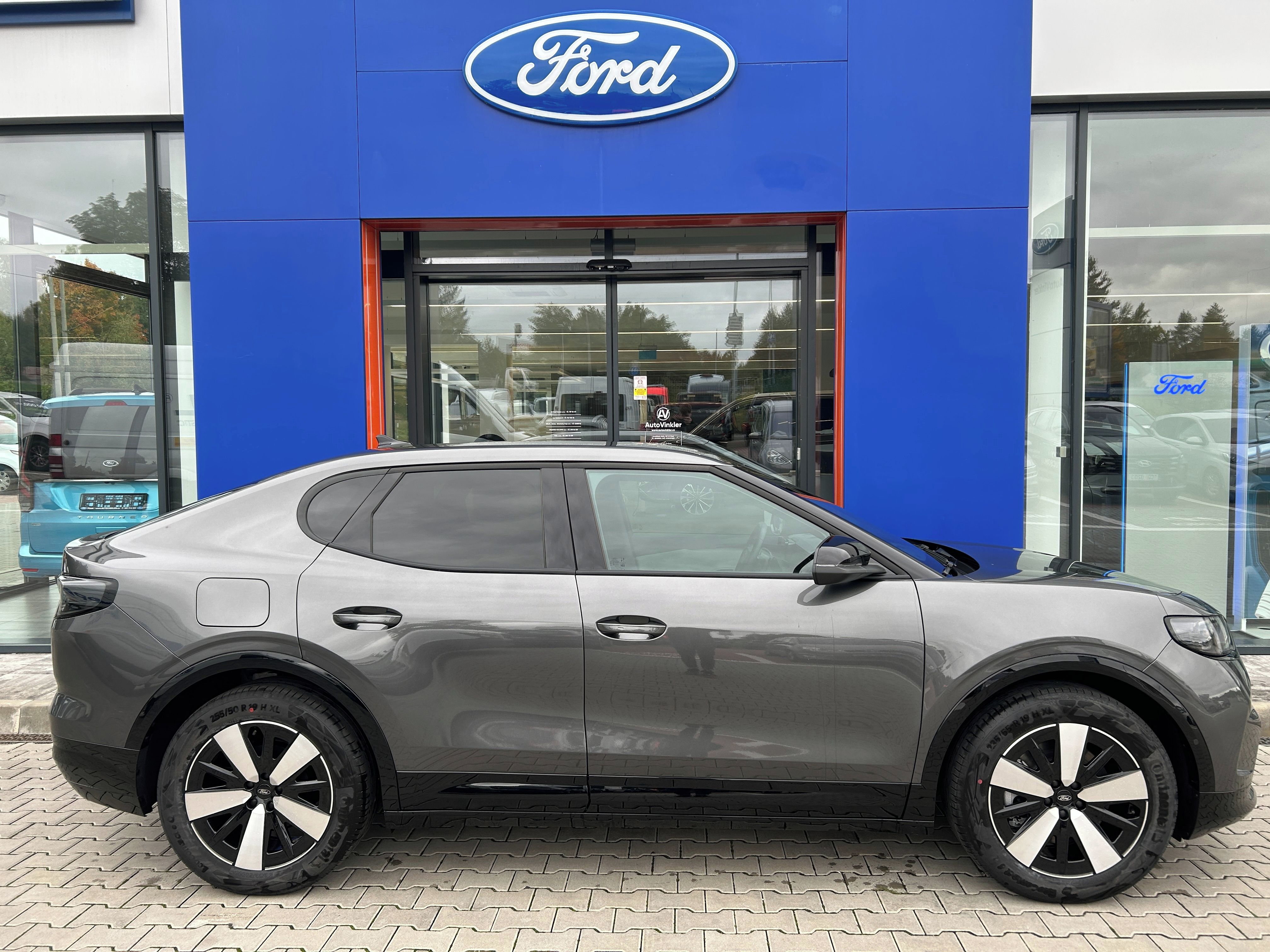 Ford Capri, 77kWh prodloužený dojezd 210kW - fotka 3