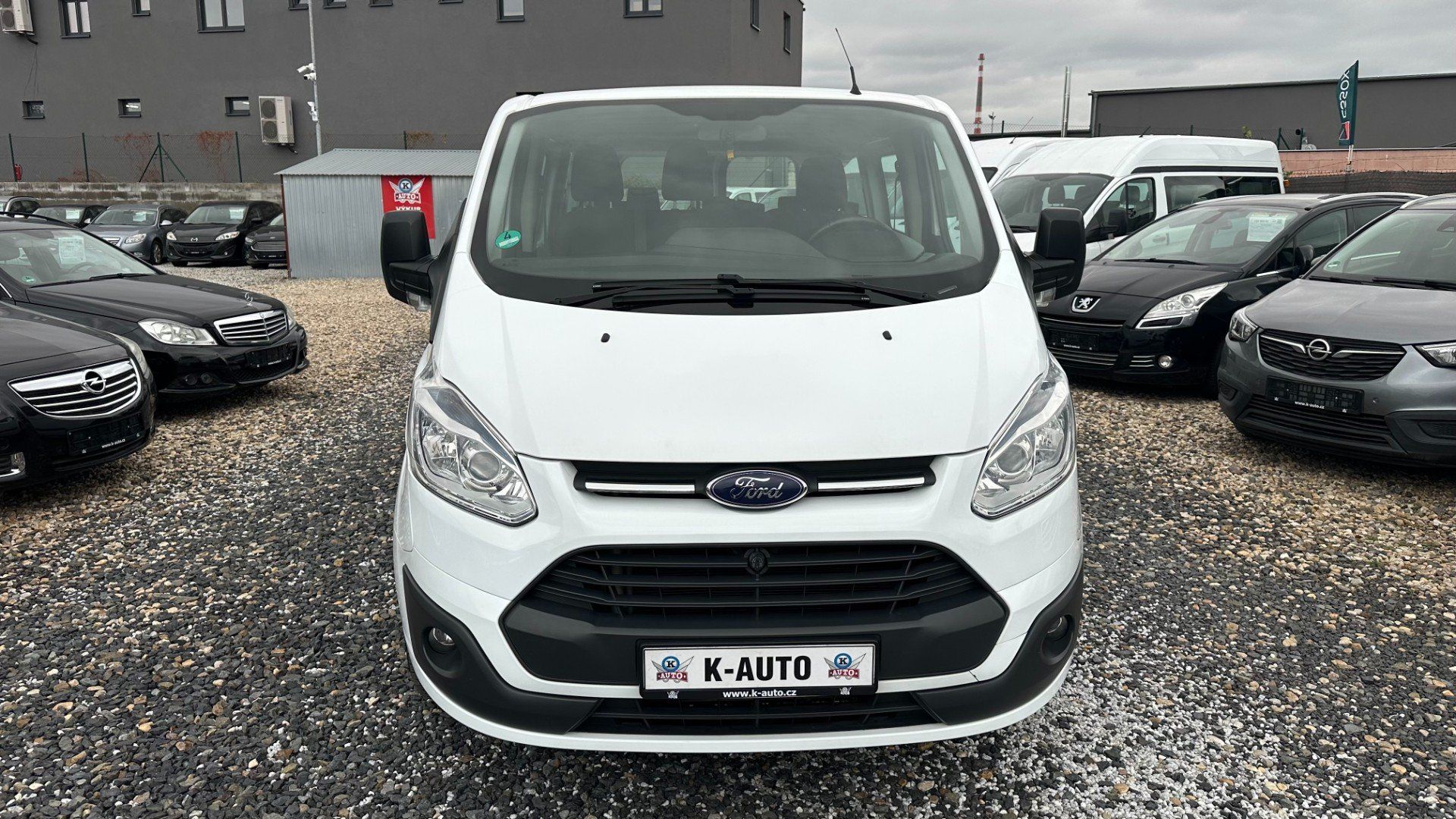 Ford Transit Custom, 2.2TDCI 92kW *L2*9míst* - fotka 2