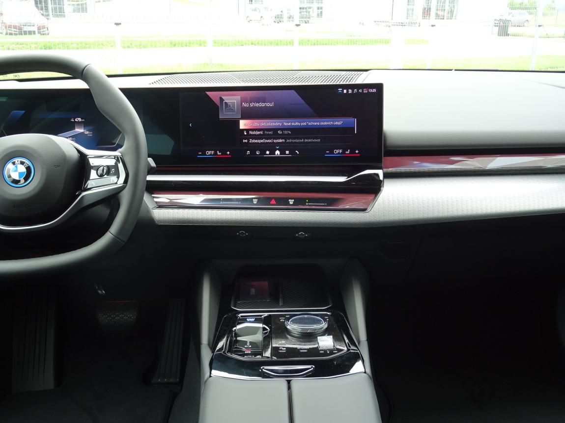 BMW i5, xDrive 40 - fotka 6