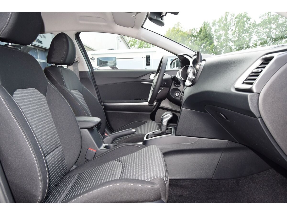 Kia Cee´d SW, SW 1,5 T-GDi 7DCT TOP - fotka 4