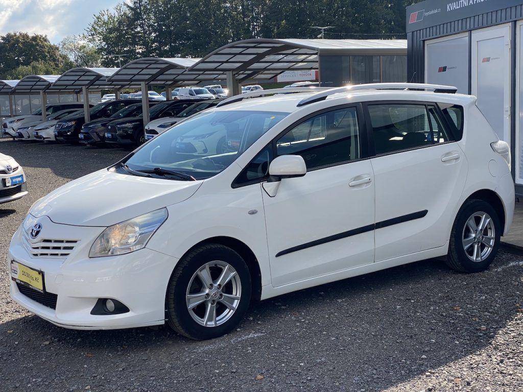 Toyota Verso, 2.0D-4D, ČR-2m, Tempomat - fotka 3