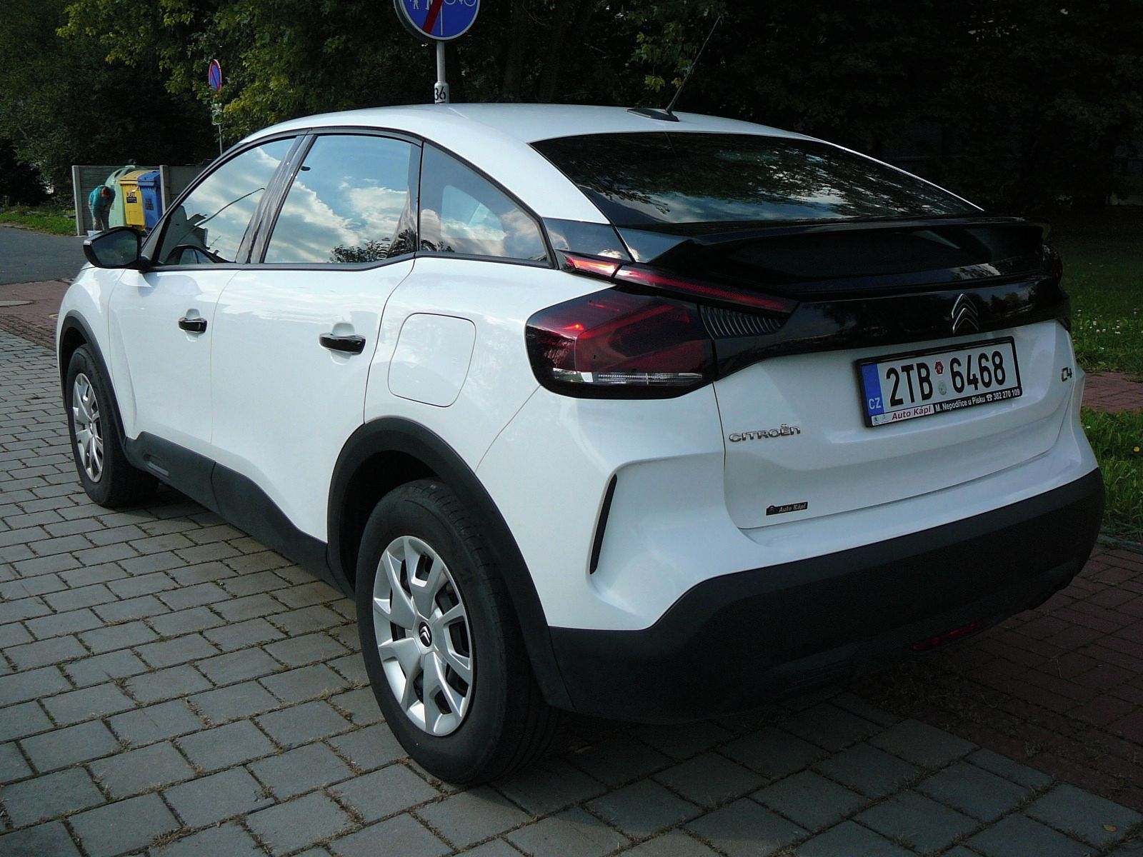 Citroën C4, 1.2i Pure Tech 1maj ČR - fotka 4