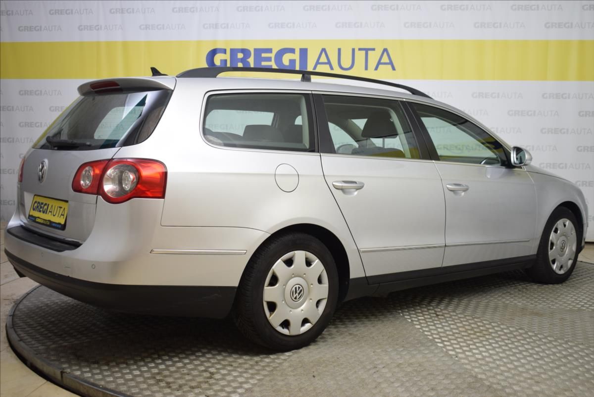 Volkswagen Passat, 2,0 TDi BEZ KOROZE,SUPER STAV - fotka 6