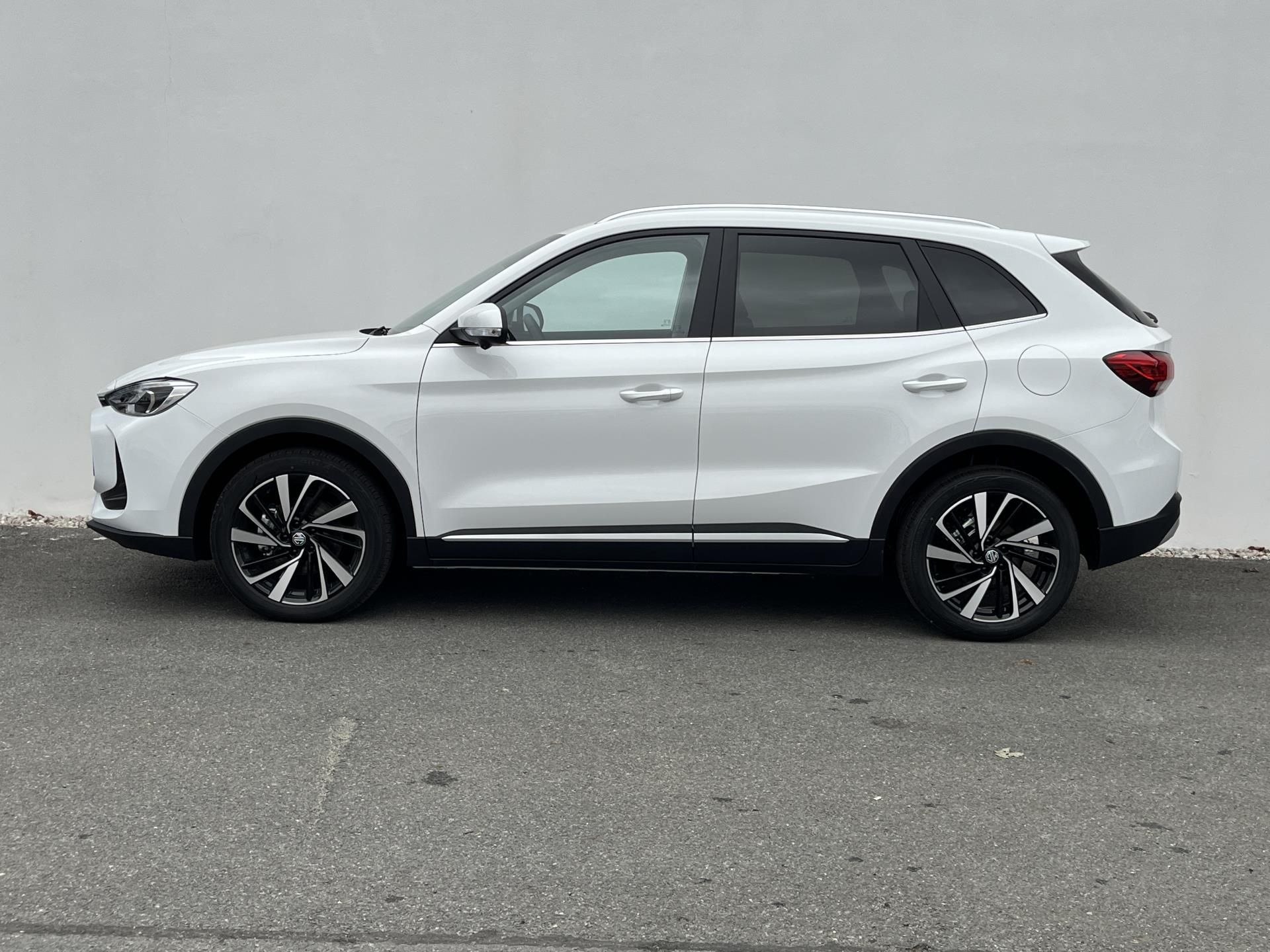 MG ZS, 1.5 Hybrid / 145 kW EXCLUSIVE - fotka 3