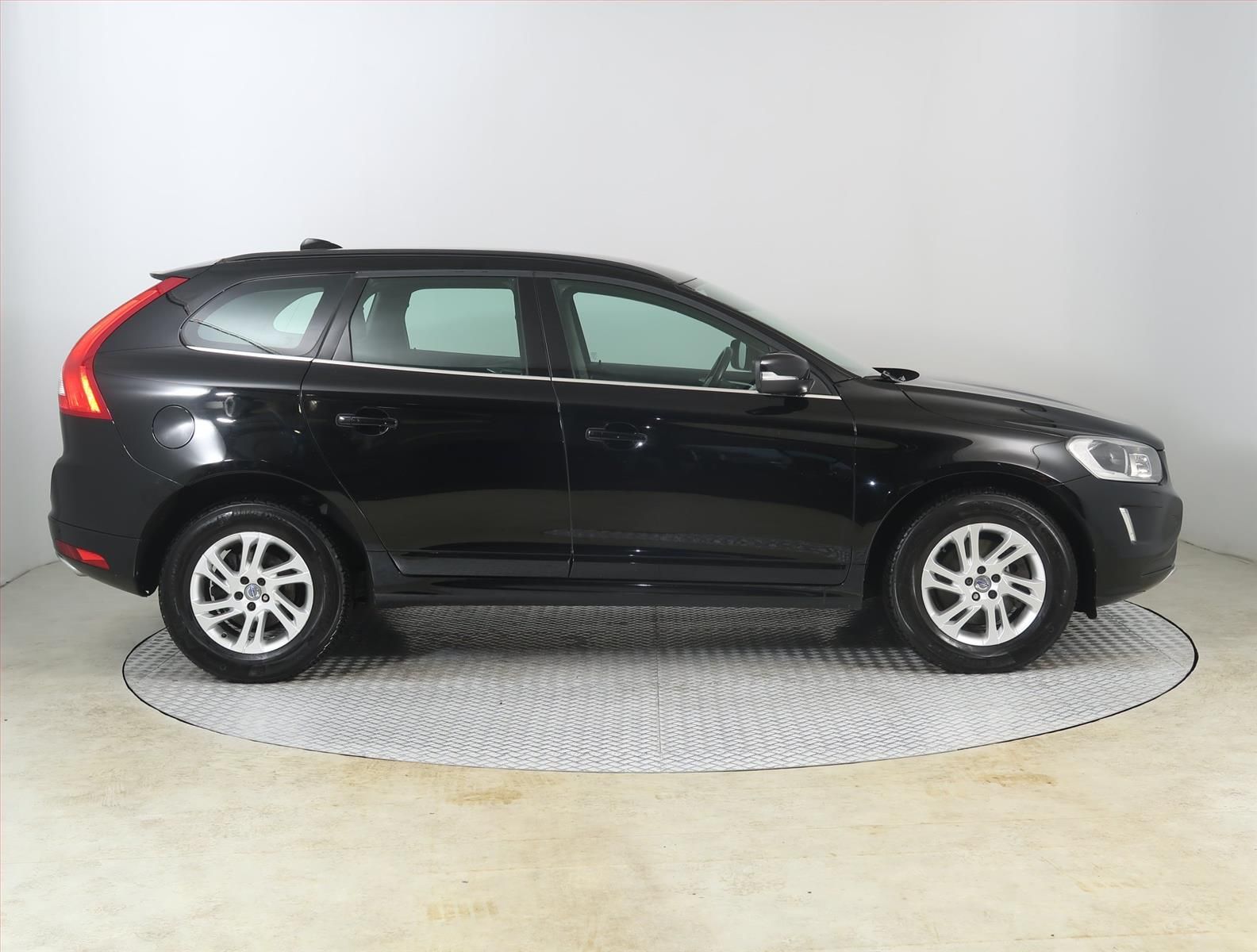 Volvo XC60, D4, Automat, Serv.kniha, Kůže - fotka 6