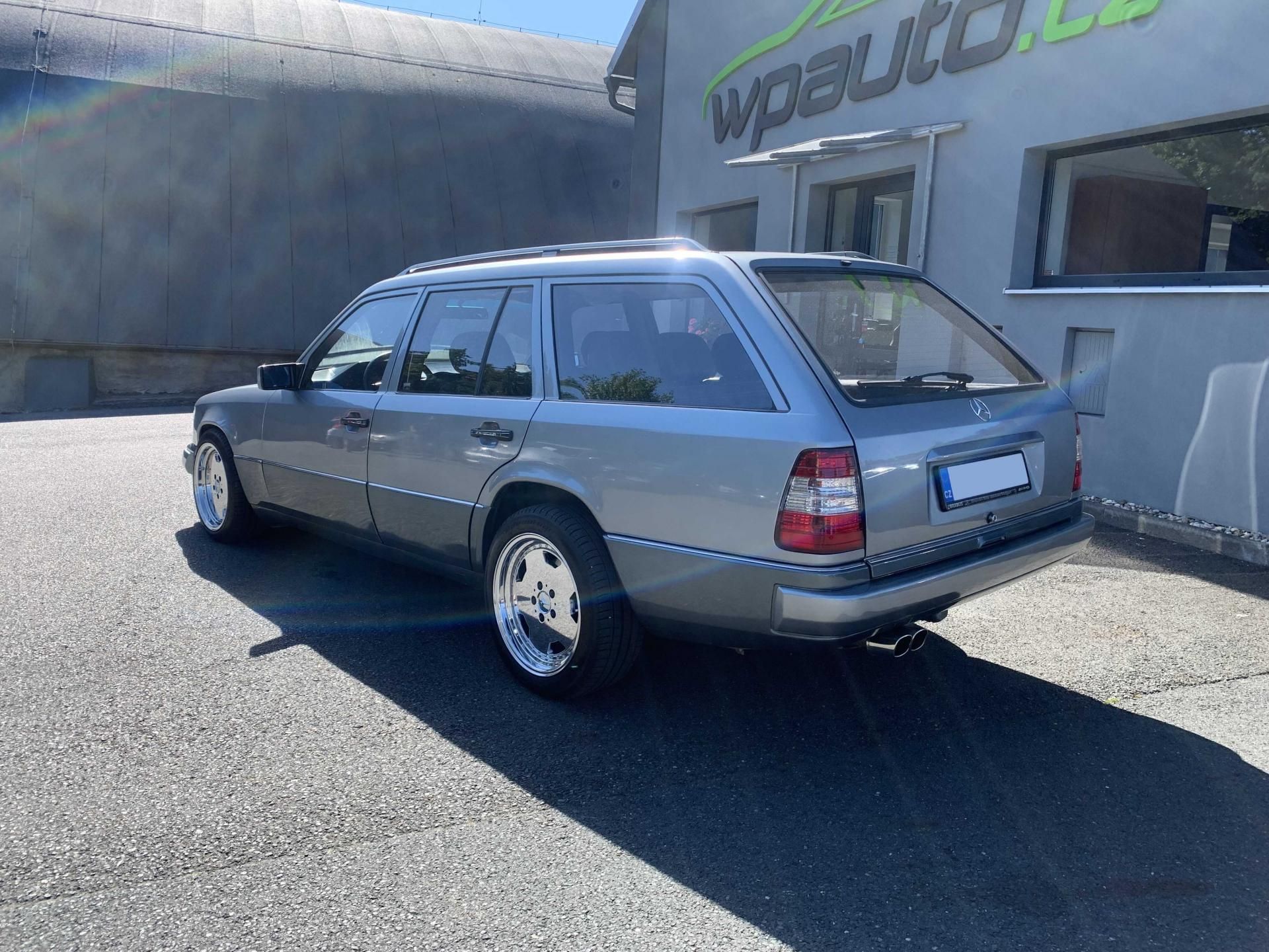 Mercedes-Benz 124, TOURING 300 DIESEL 136 PS - fotka 4