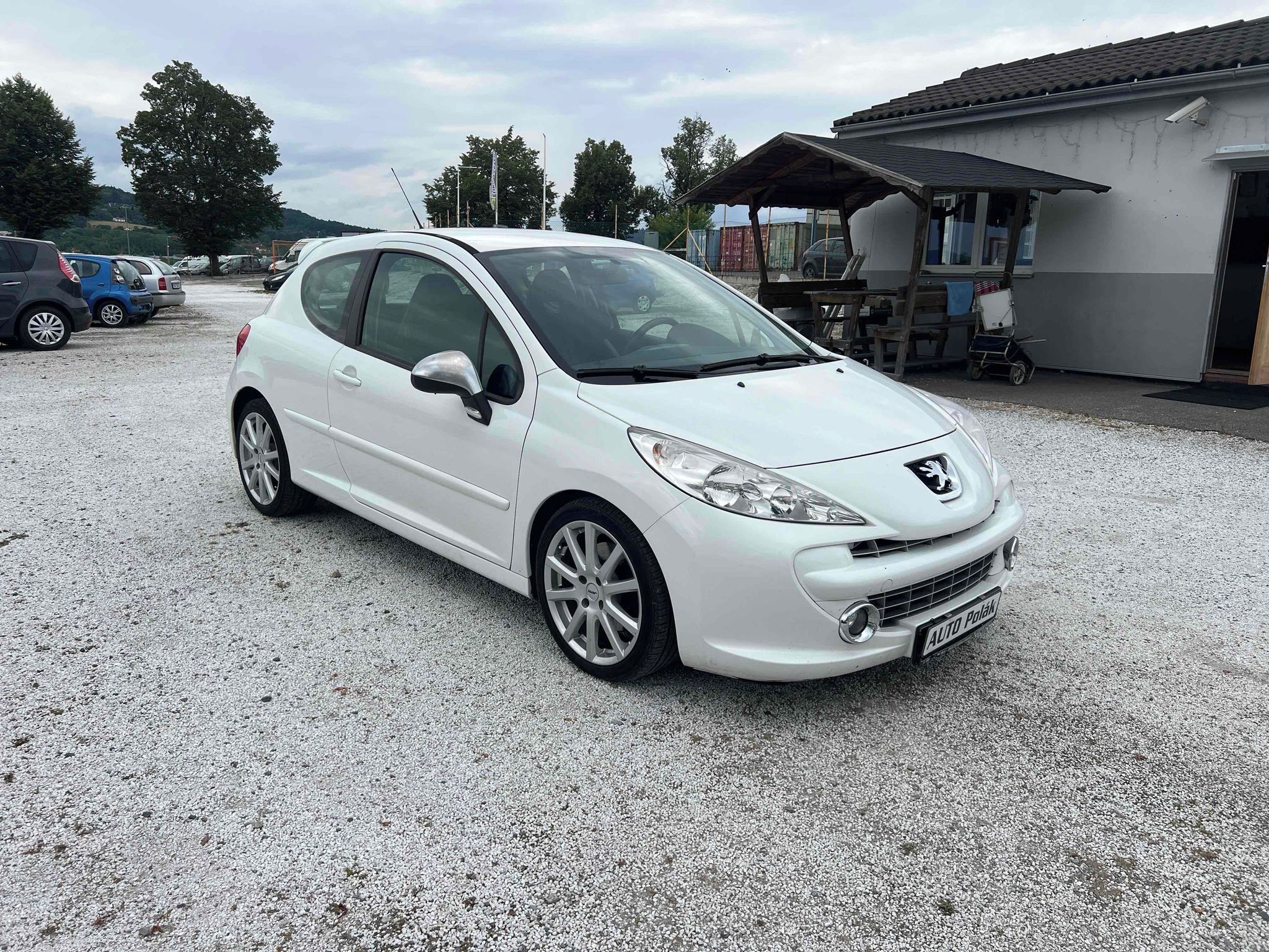 Peugeot 207, 1.6 16V 175k RC - fotka 3