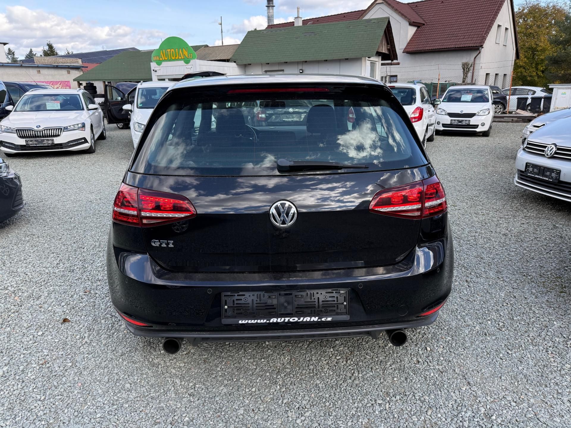 Volkswagen Golf, 2.0 GTI - fotka 6
