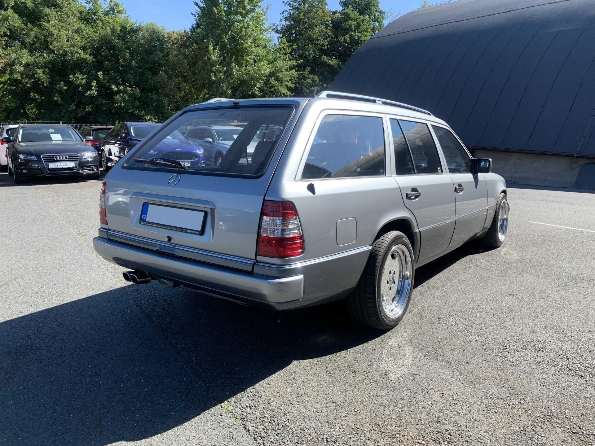Mercedes-Benz 124, TOURING 300 DIESEL 136 PS - fotka 5