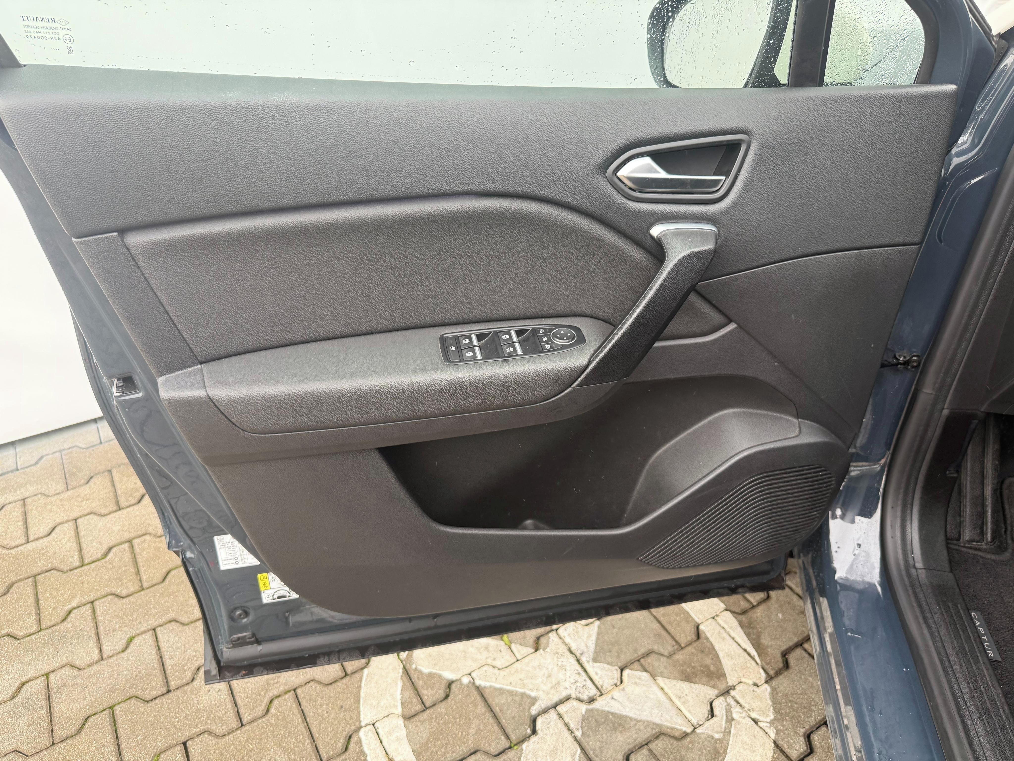 Renault Captur, 1.0TCe 67kW/91PS 1.maj. - fotka 6