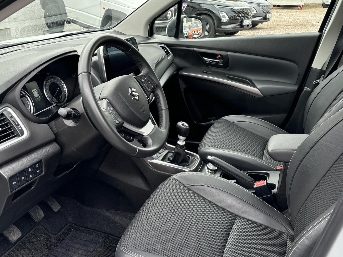 Suzuki S-Cross, 1.4 Elegance 4x4 Panorama - fotka 6