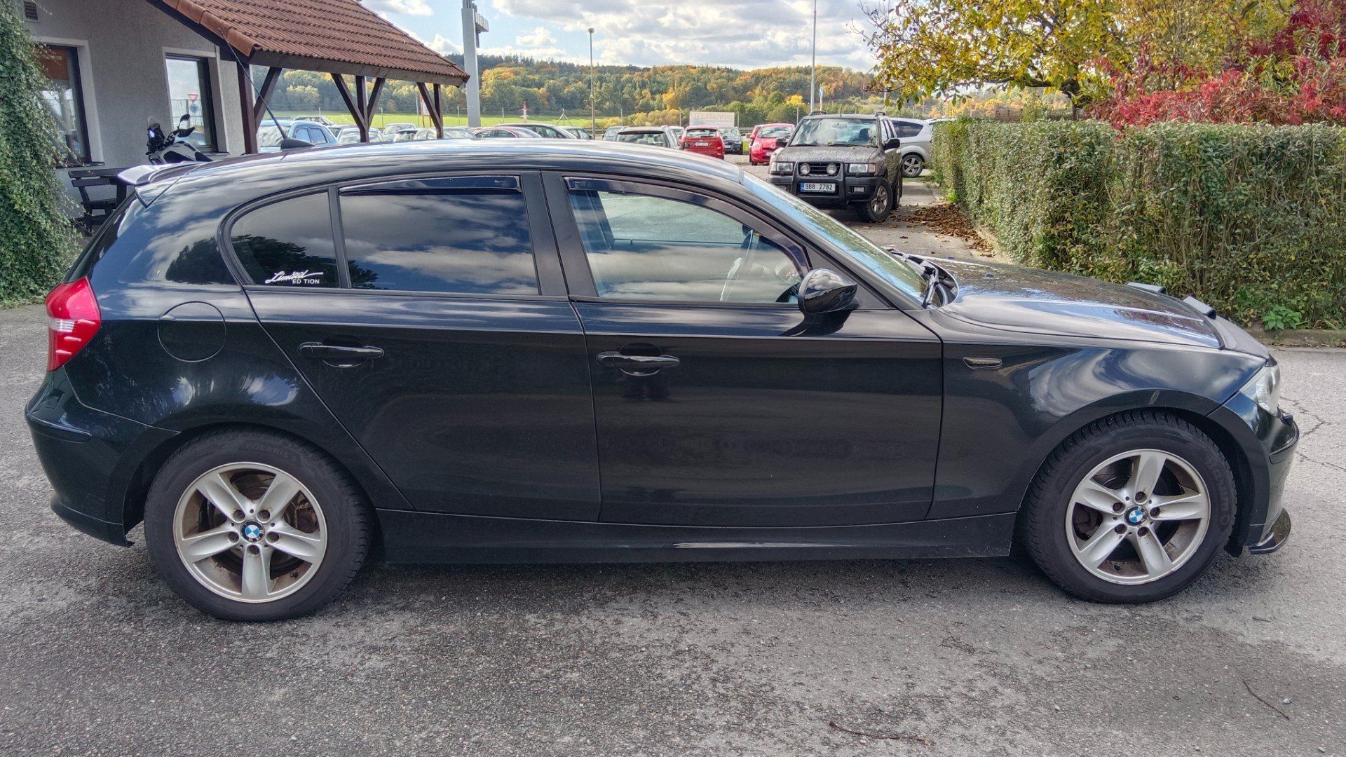 BMW Řada 1, 2.0I - fotka 3